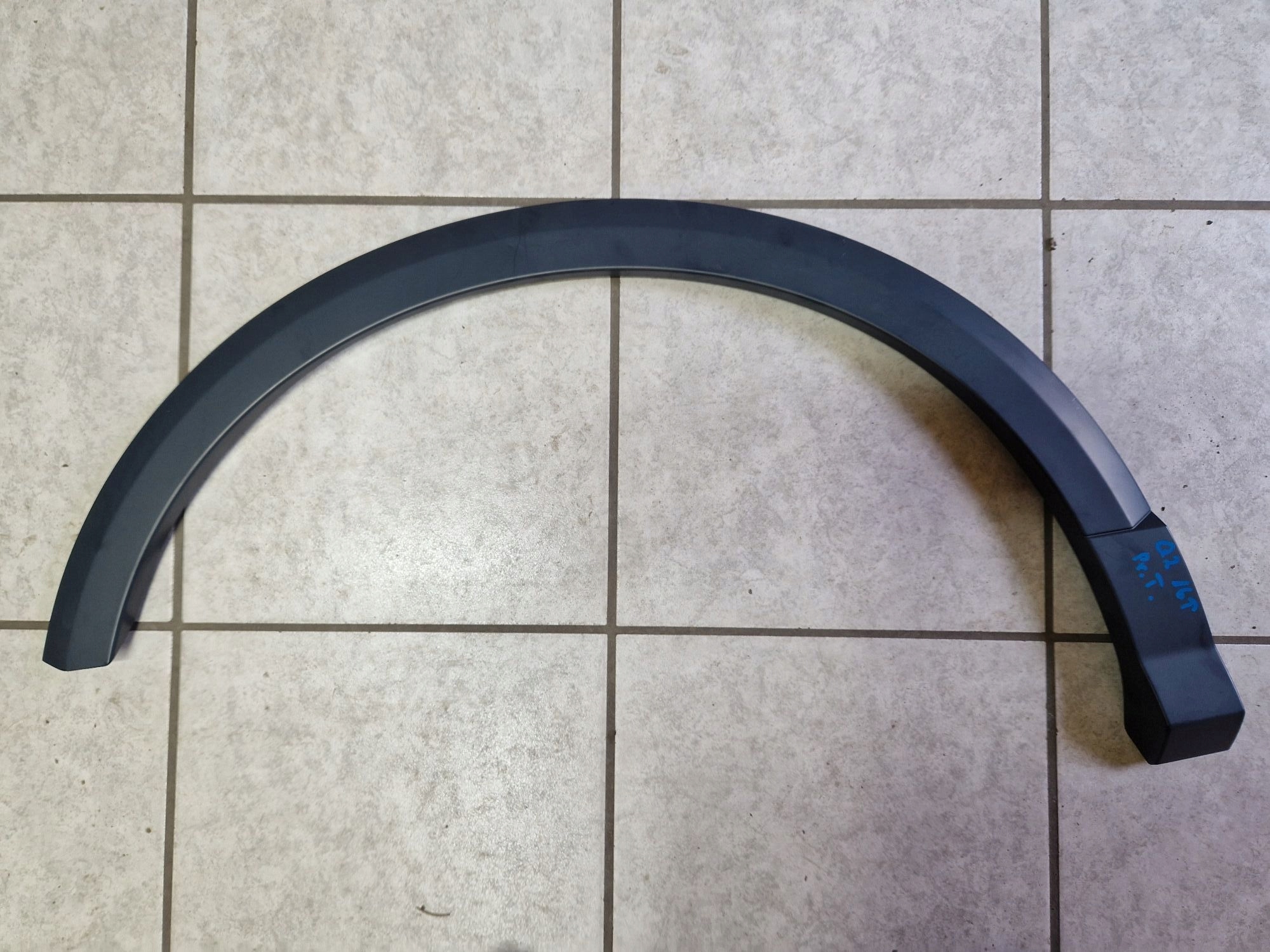 cap for fender right rear AUDI Q2 2016R-> 81A853818A