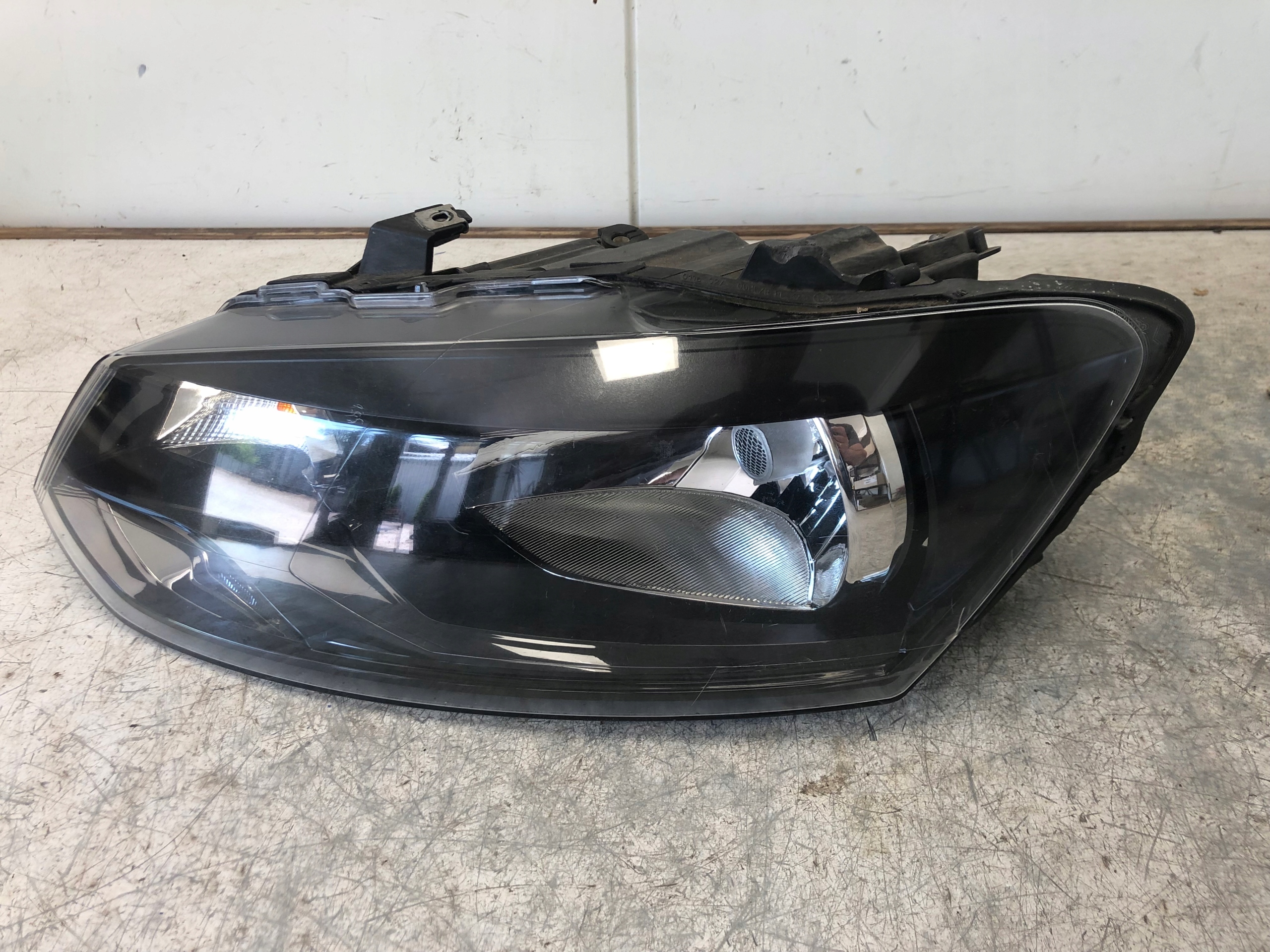 light left front VW POLO V 6R 6R1941015E