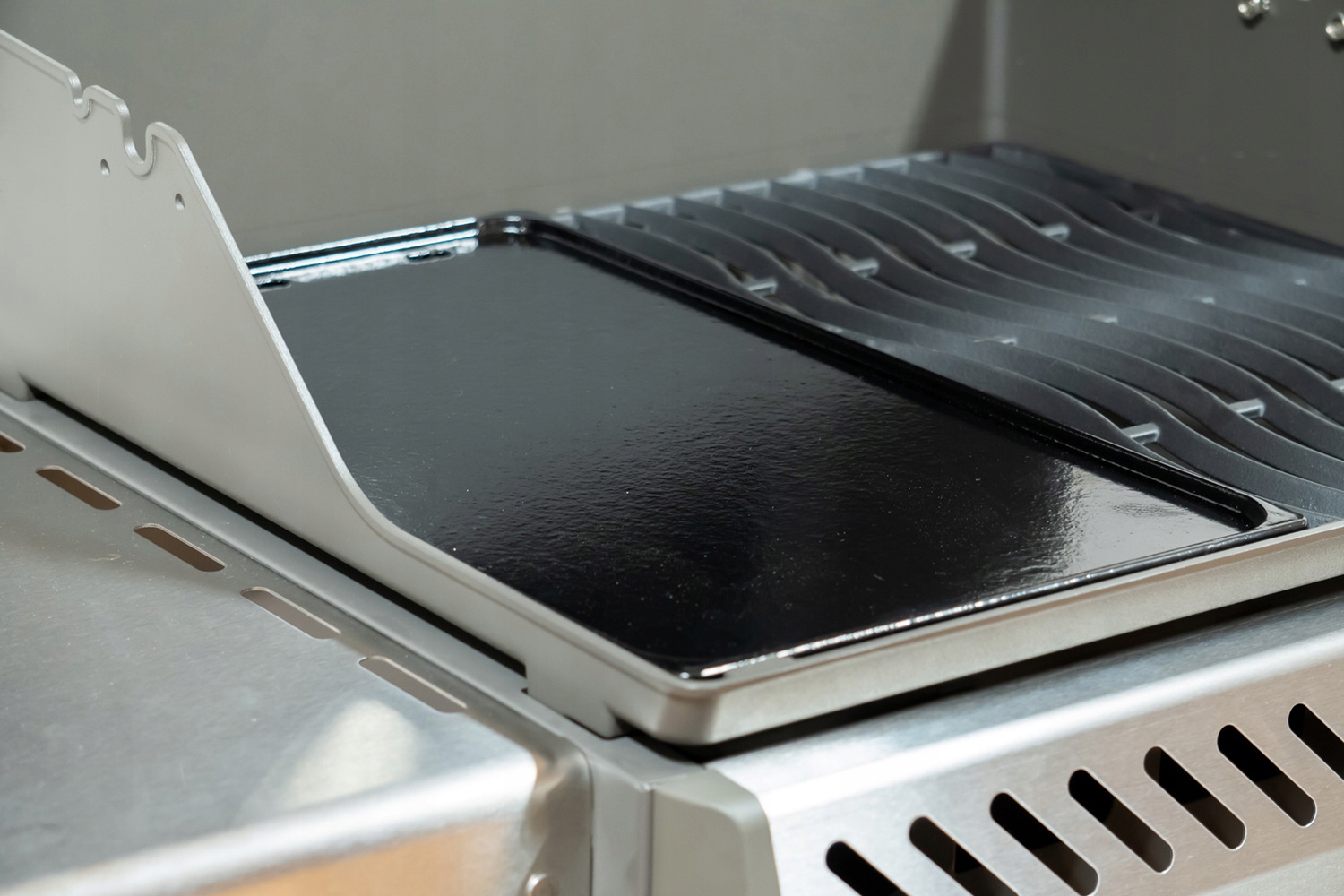 Dwustronna żeliwna płyta grillowa do grilli Napoleon Rogue EAN (GTIN) 0629162563668