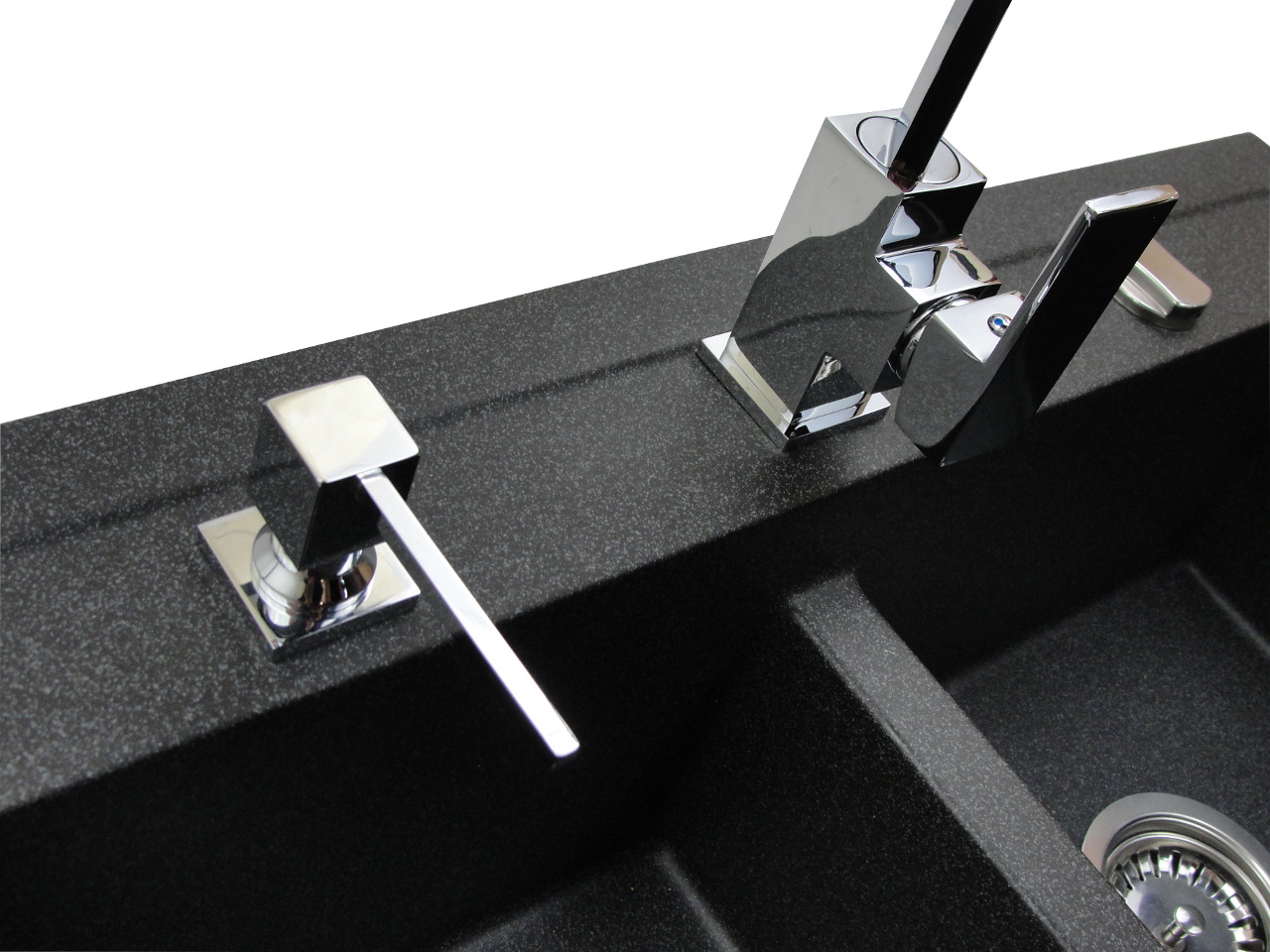 DOZOWNIK DO ZABUDOWY KUCHENNY DO ZLEWU DO BLATU 29 Pojemność pojemnika 350 ml