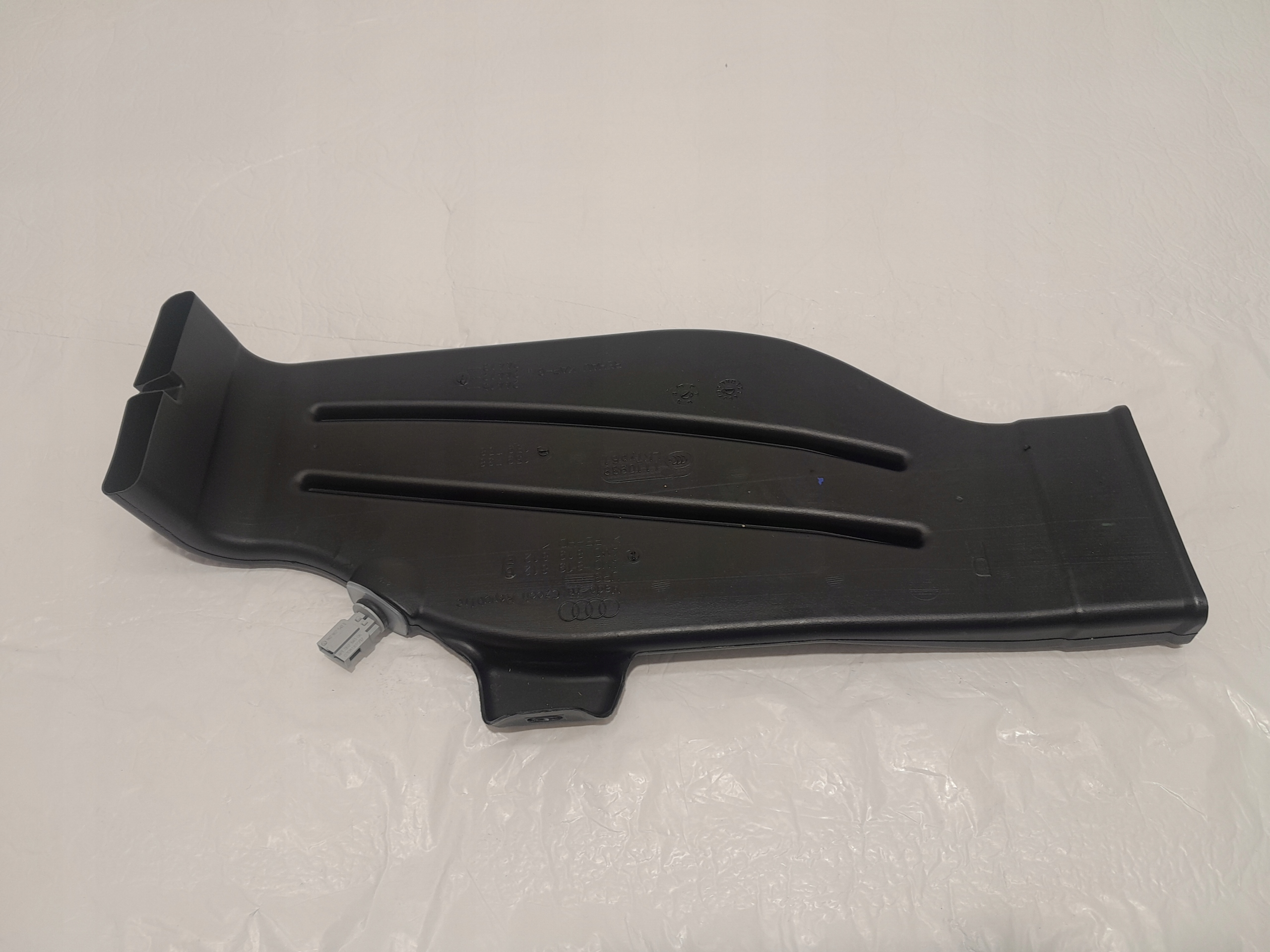 PORSCHE CAYENNE 9Y drain air 4M0819812E
