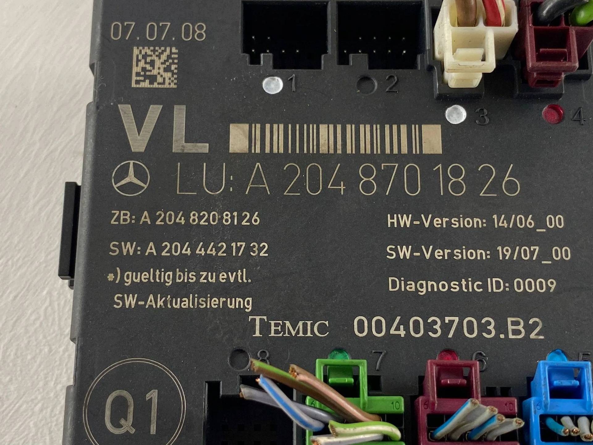 module door front left side Mercedes-Benz C W204 2008 A2048701826