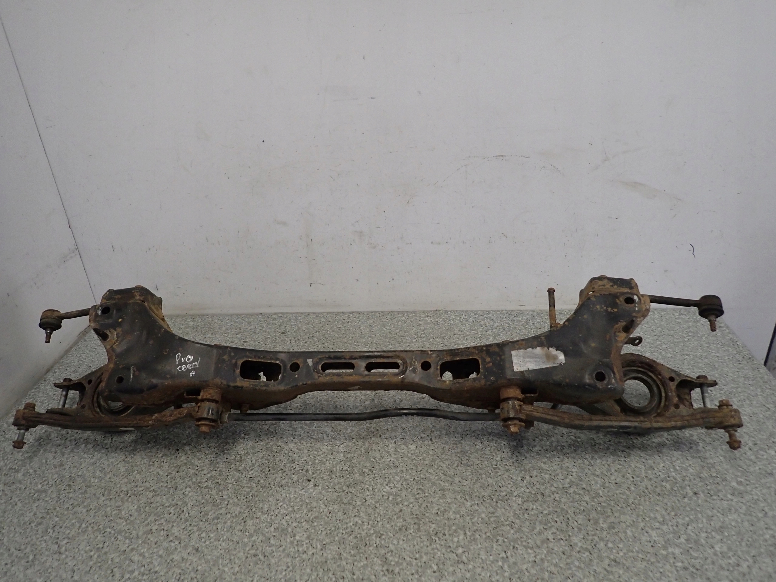 HYUNDAI I30 KIA CEED 07-12 BELKA ZAWIESZENIA TYŁ