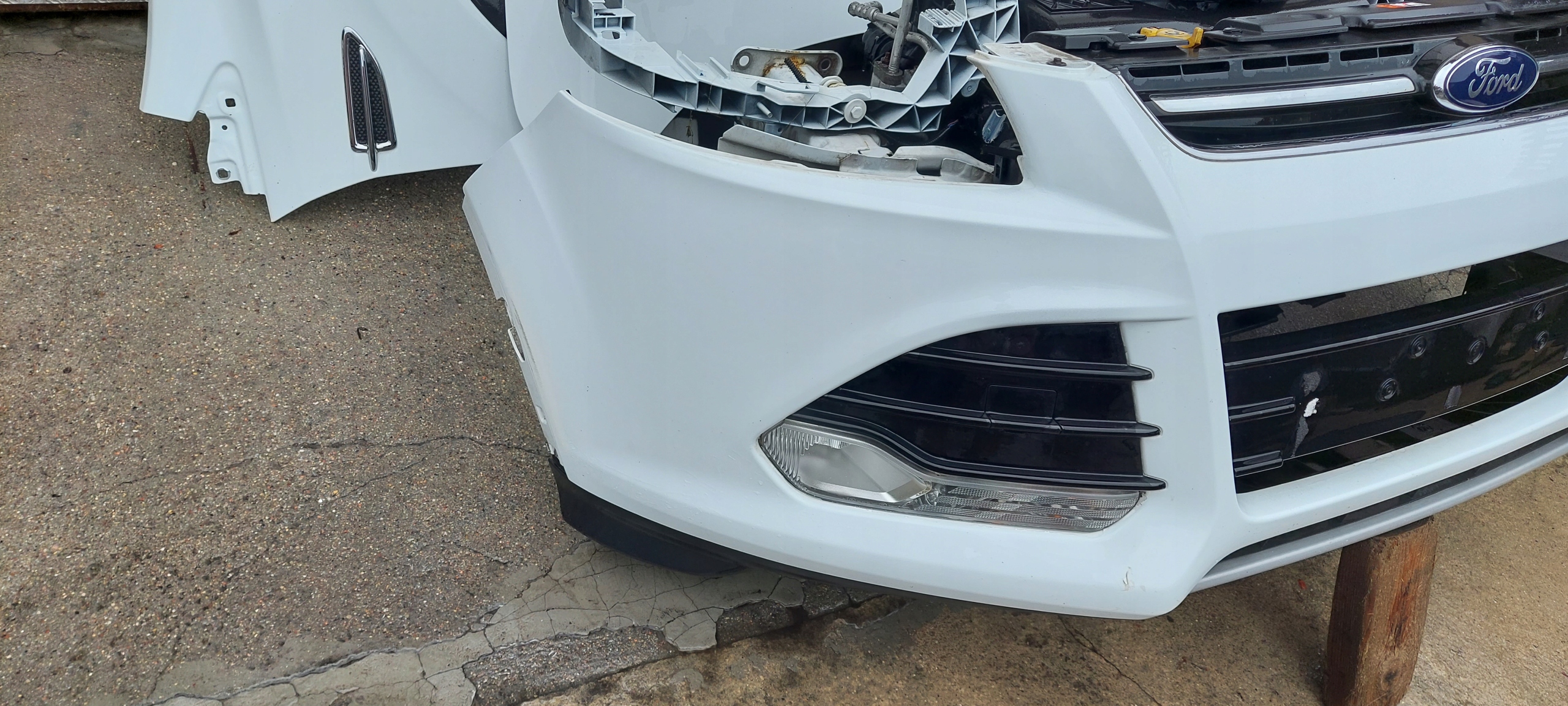 bumper front FORD KUGA MK2 12-16 LAK:5D