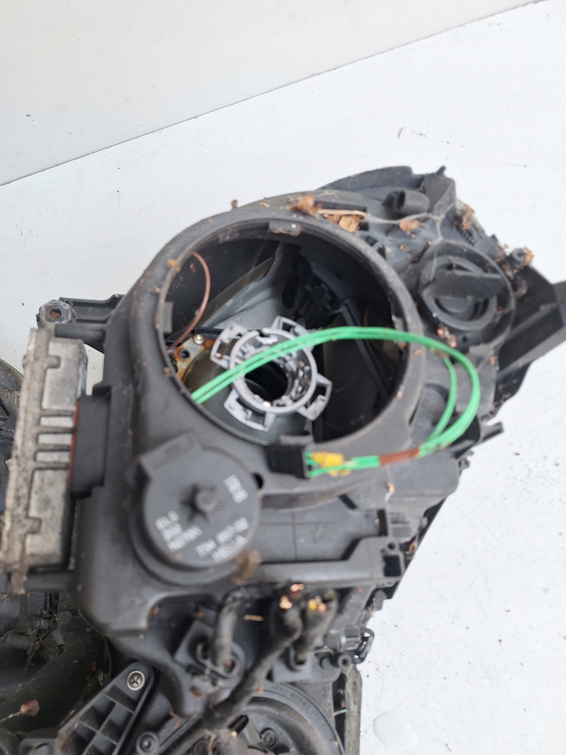 MERCEDES E-KLASA W211 02-06 light left XENON UK