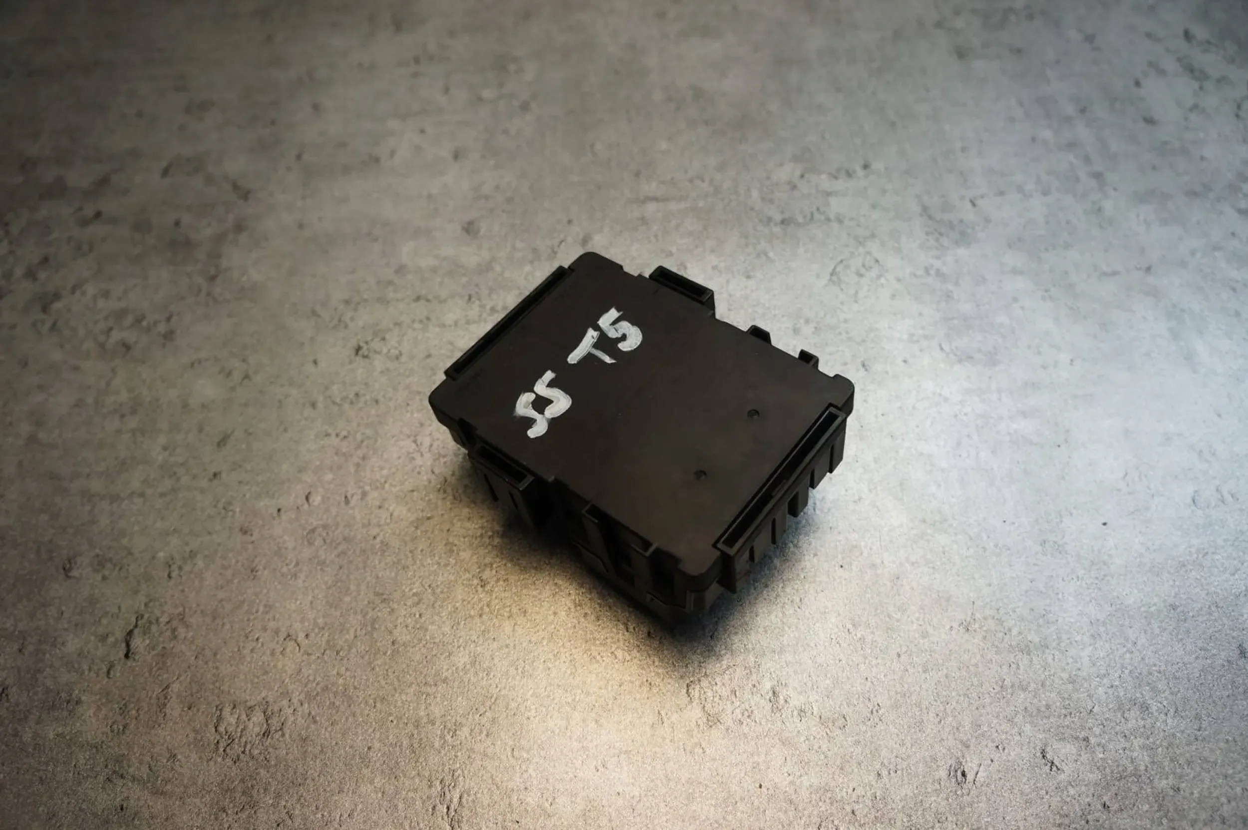 MODUŁ STEROWNIK ŚWIATEŁ SsangYong Rodius II 87500-21120 Numer katalogowy części 8750021120