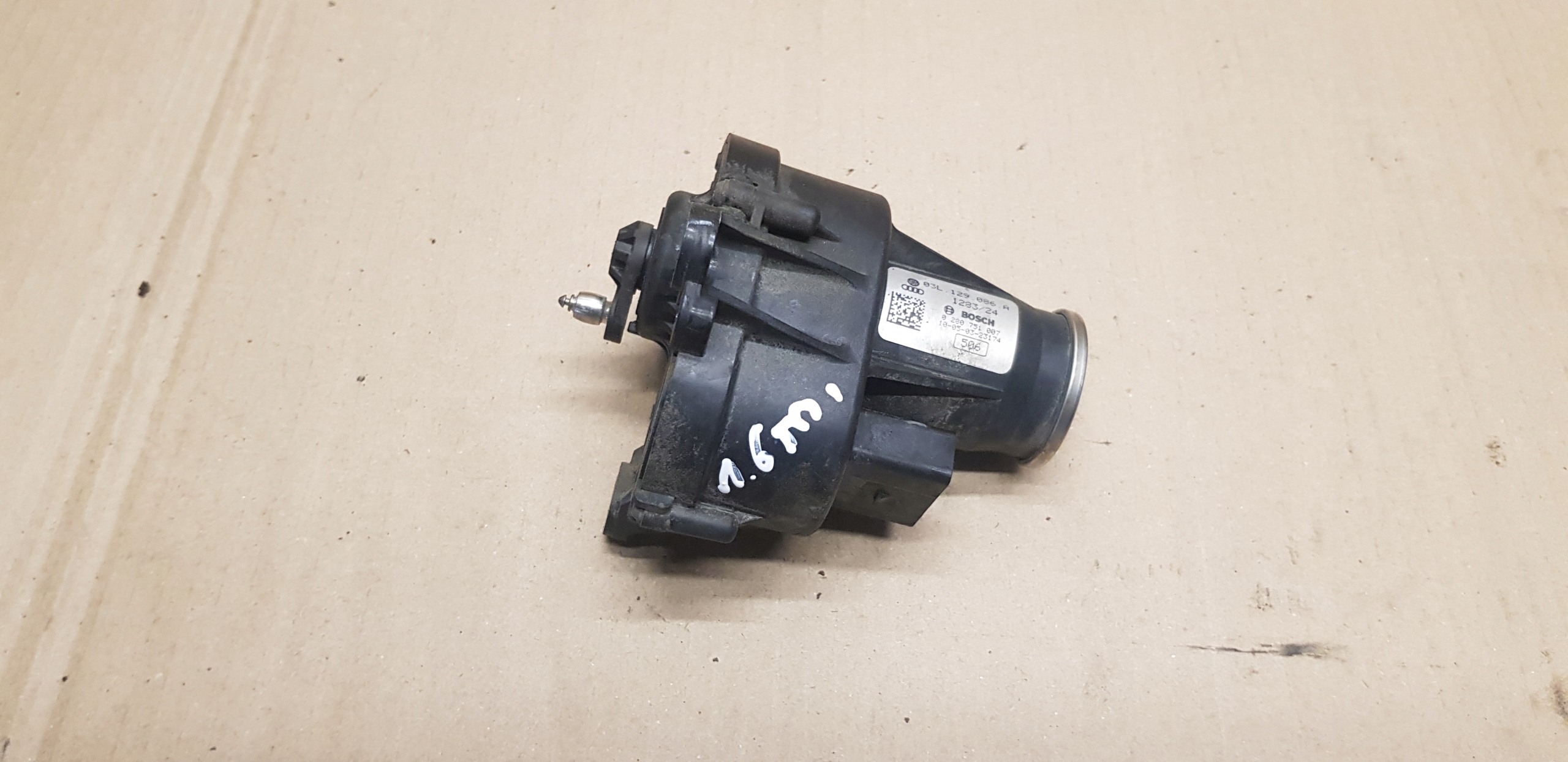 vw Polo V 1.6 tdi контроллер крышек 03L129086A