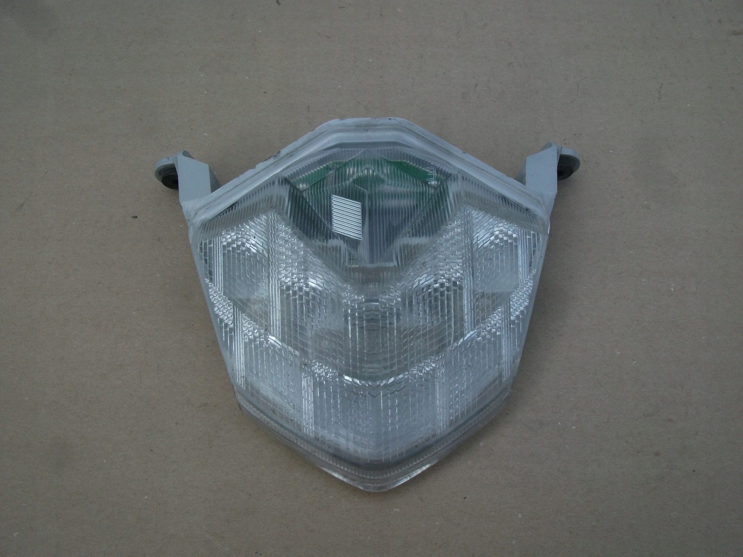 KAWASAKI Z750F 07-11 ЗАДНИЙ ФОНАРЬ