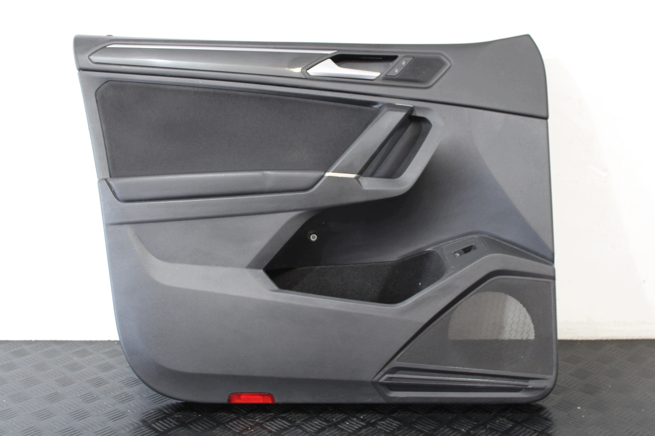 upholstery side door left front VW TIGUAN II 2 5NA ALLSPACE