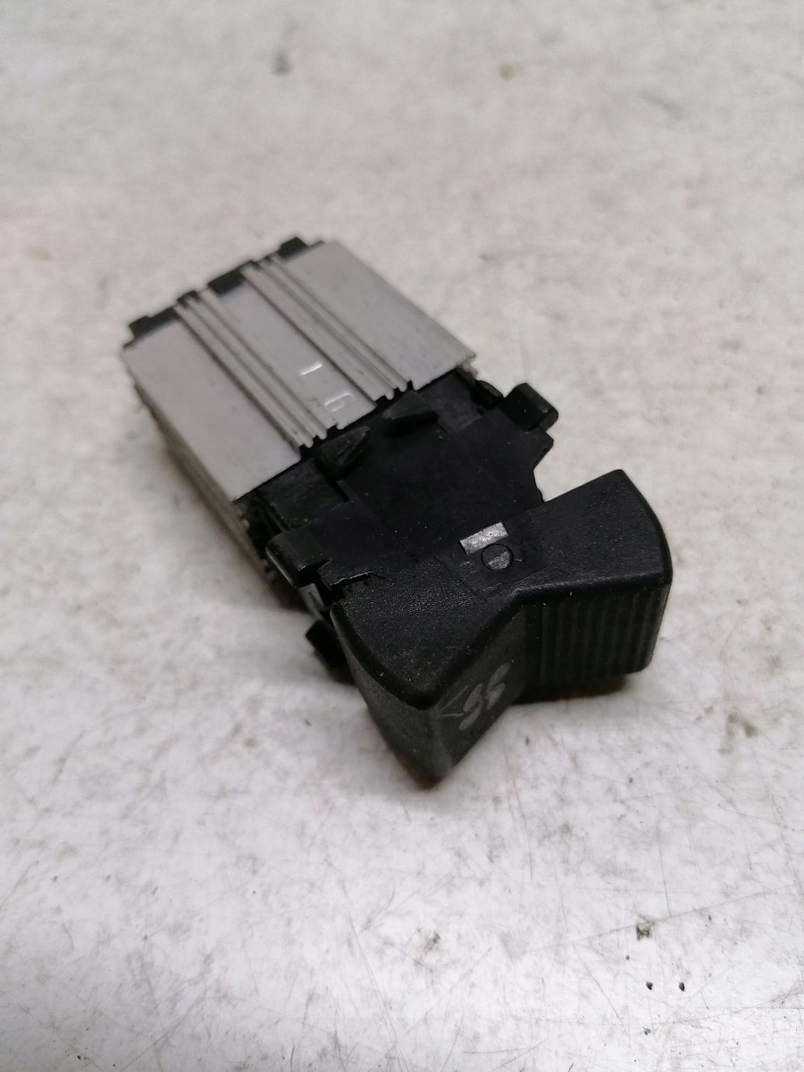 PRZEŁĄCZNIK NAWIEWU FSO POLONEZ