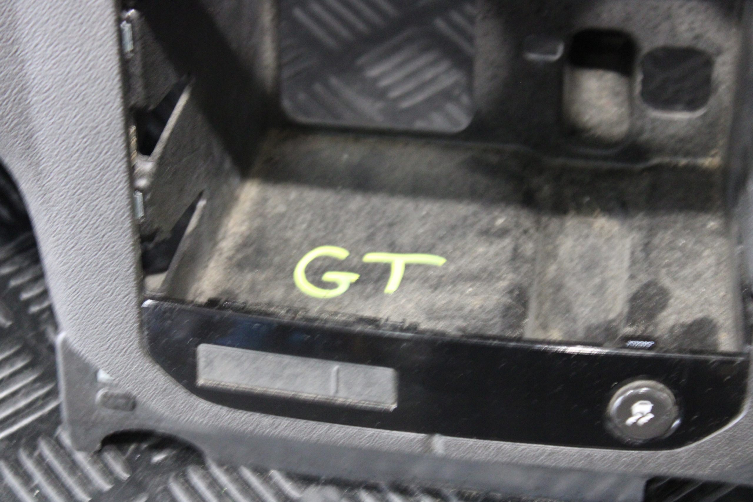 DESKA tábla KOKPIT OPEL GT