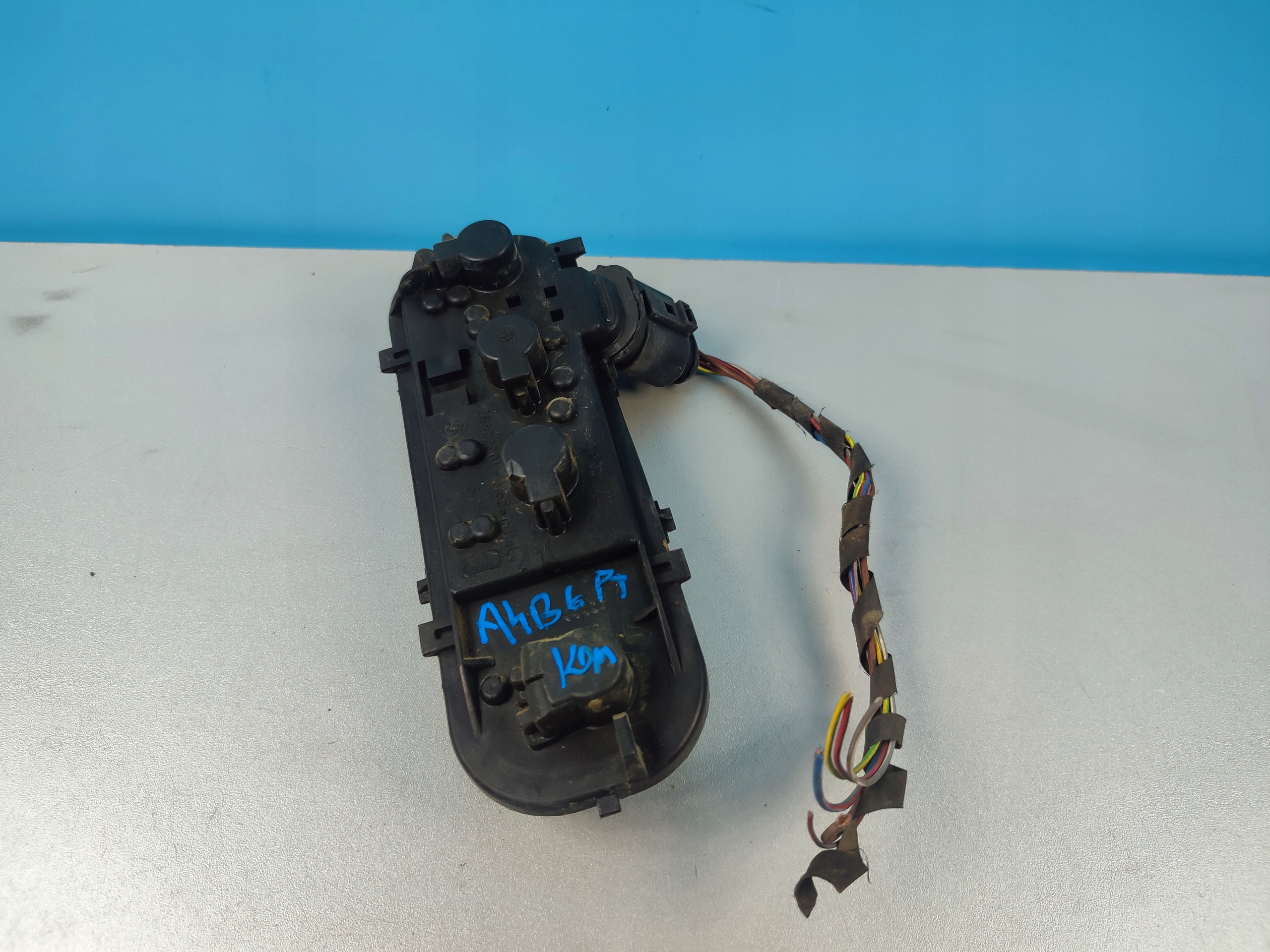 light housing audi a4 b6 kombi right rear part 8E9945258