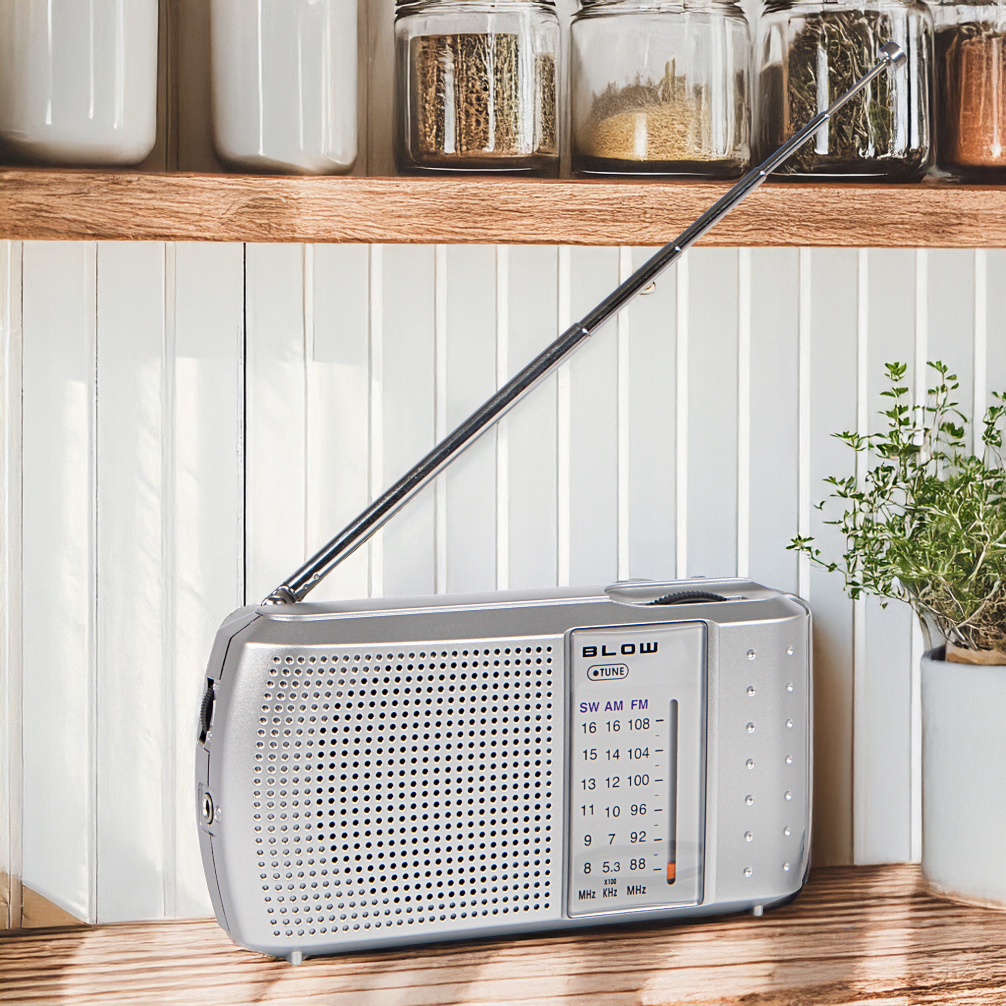 RADIO KUCHENNE BUDOWLANE PRZENOŚNE FM AM SW MINI NA BATERIE ANTENA Kolor srebrny
