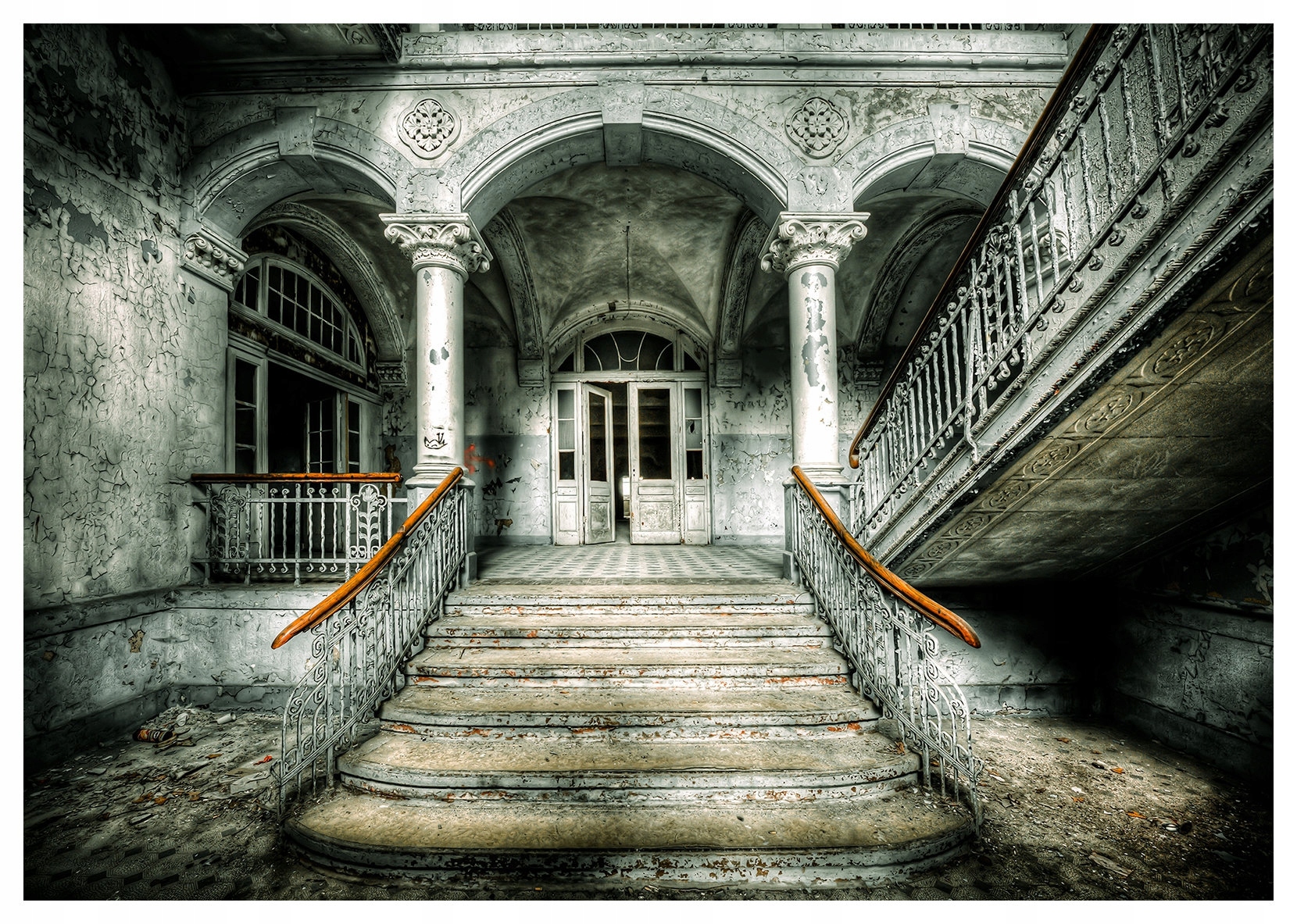 Fototapeta Schody v starom dome okná 312x219 Antická atmosféra lepidlo