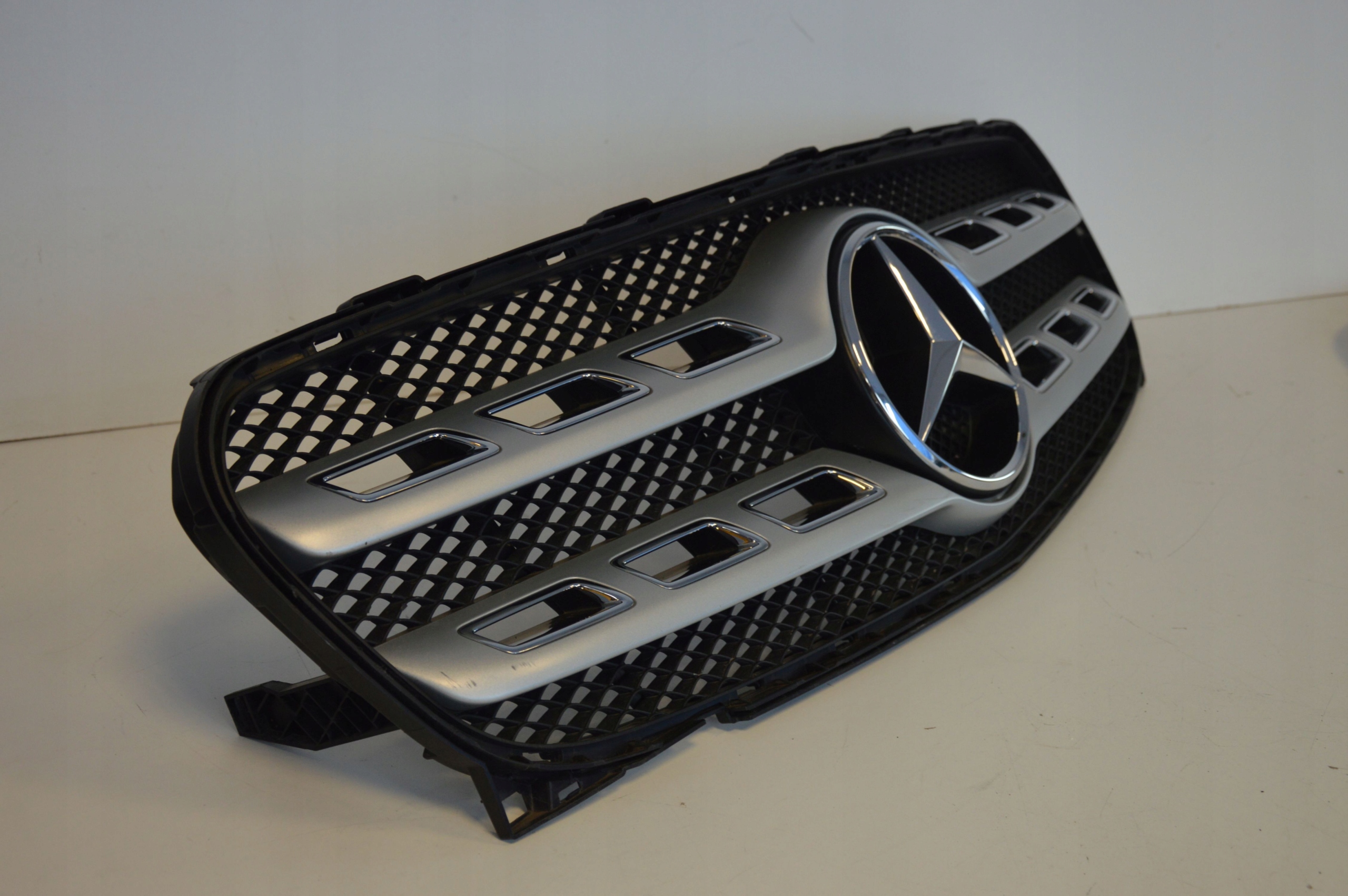 MERCEDES GLA X156 LIFT GRILL ATRAPA ZDERZAKA AMG Typ samochodu 4x4/SUV