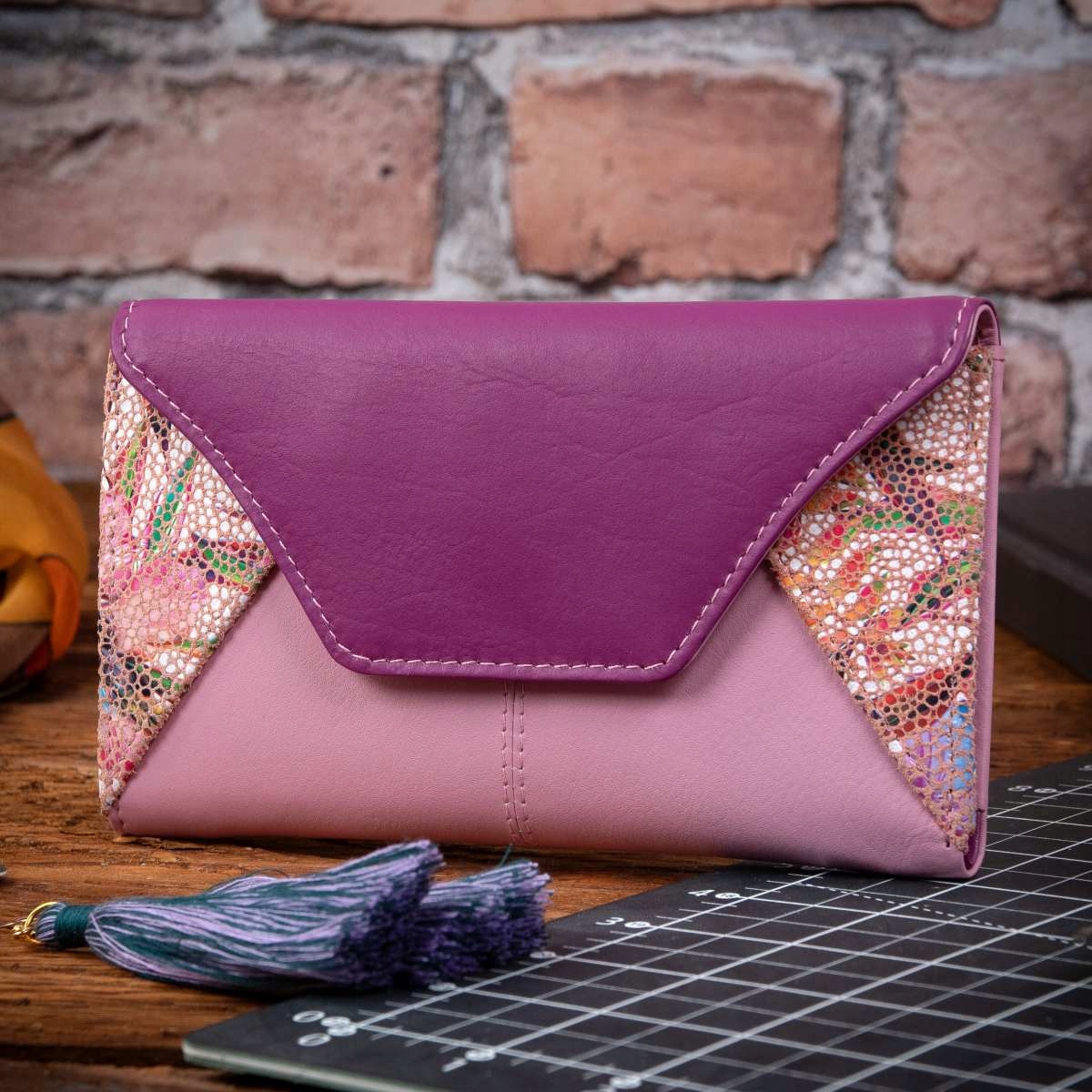 Belveder pastelově růžová Dámská peněženka s květinami z přírodní kůže LP226