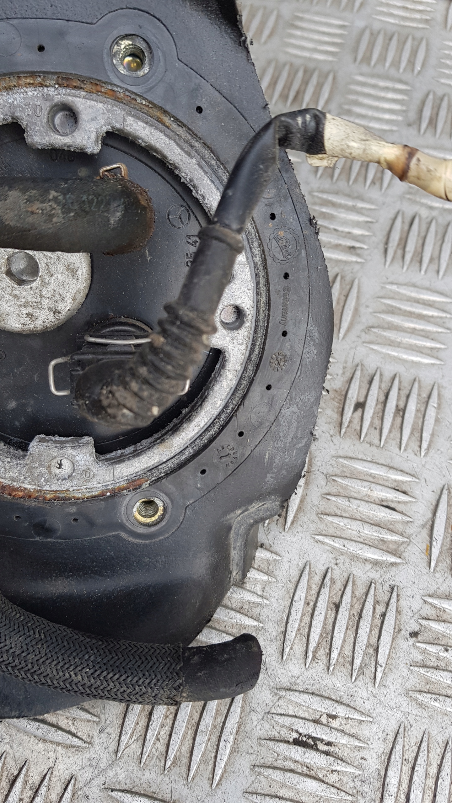 MERCEDES W208 2.3 feed pump A2024702541