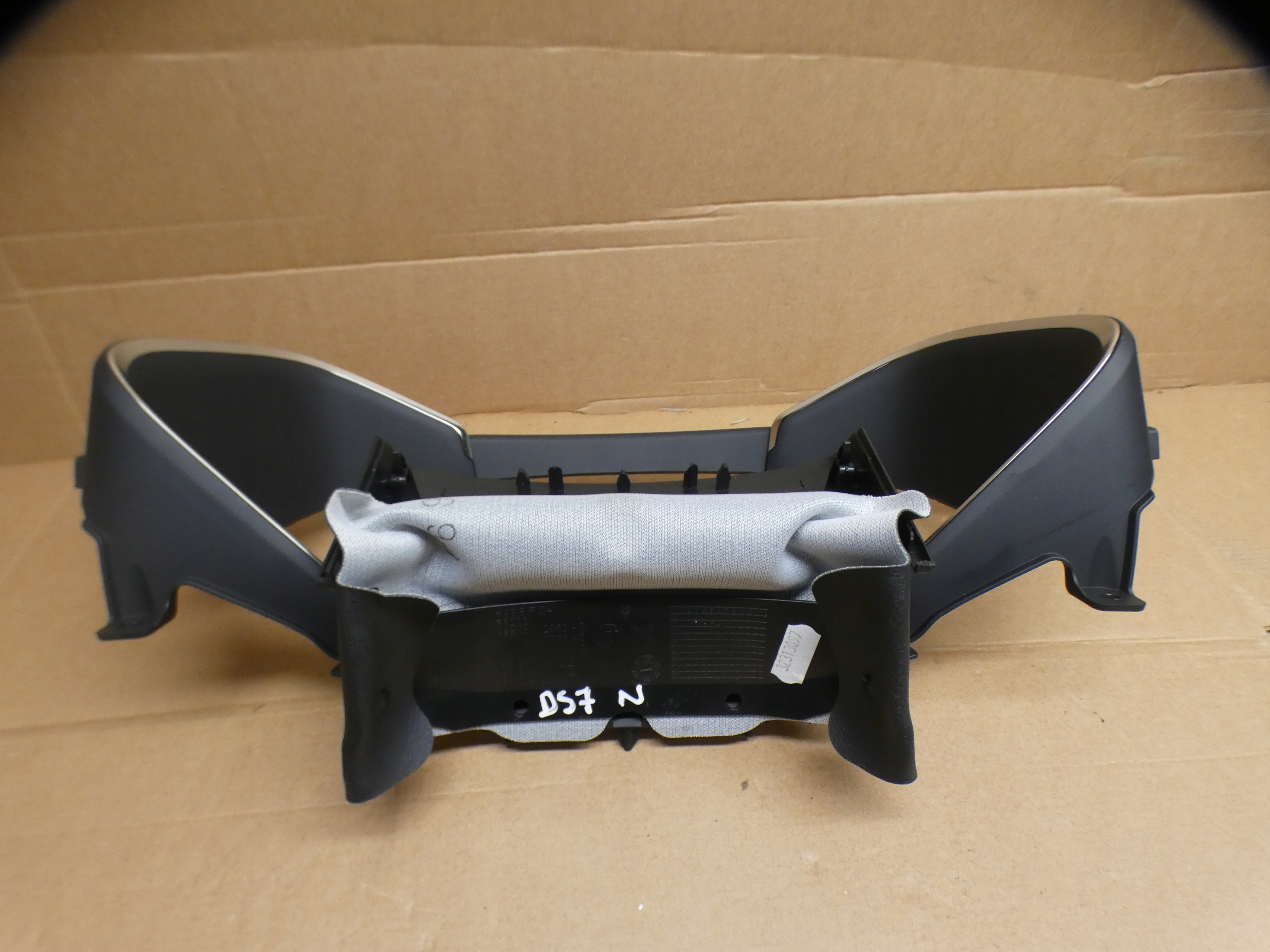 Citroen DS7 Crossback cover instrument panel frame 9821576977