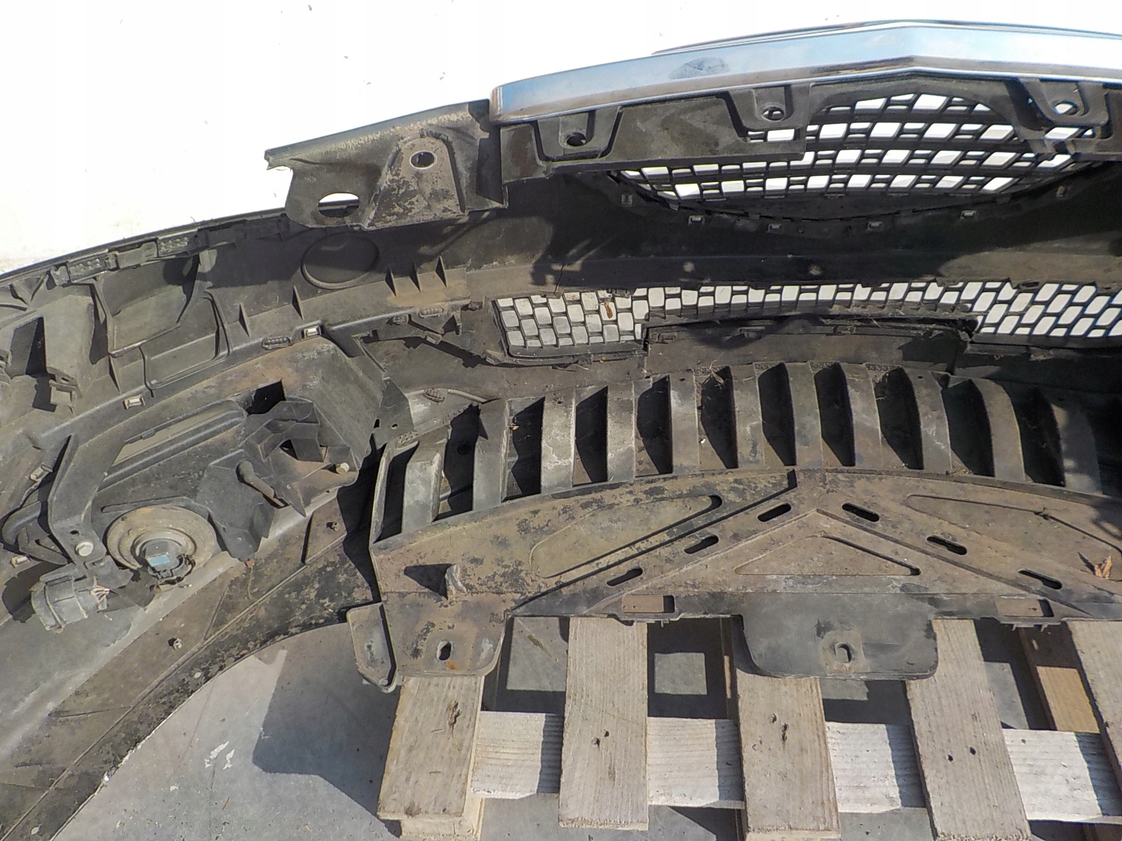 715 CHRYSLER LANCIA DELTA III 08-13 bumper front front