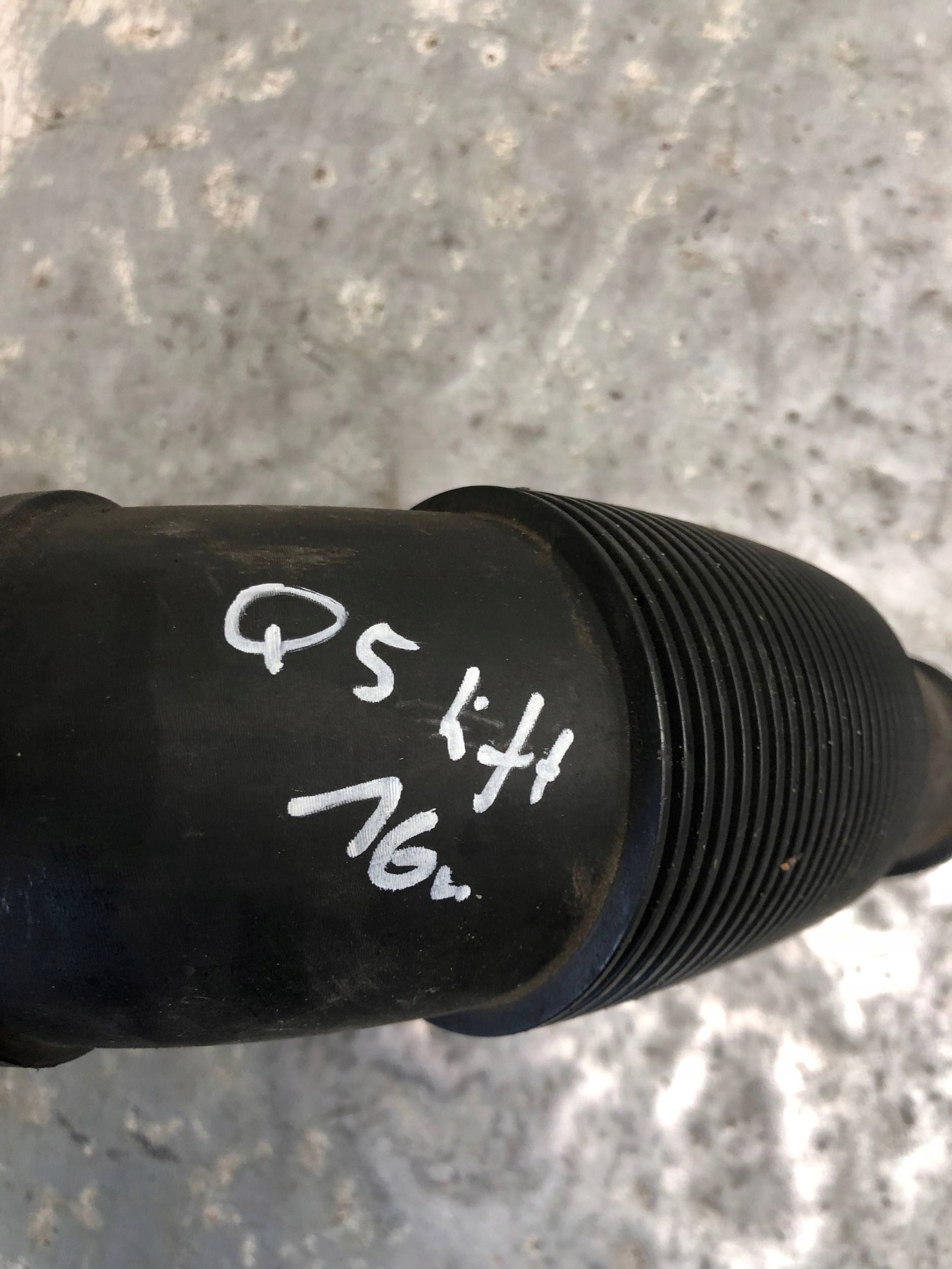 cső, csővezeték Szívótömlő AUDI Q5 LIFT 059129629