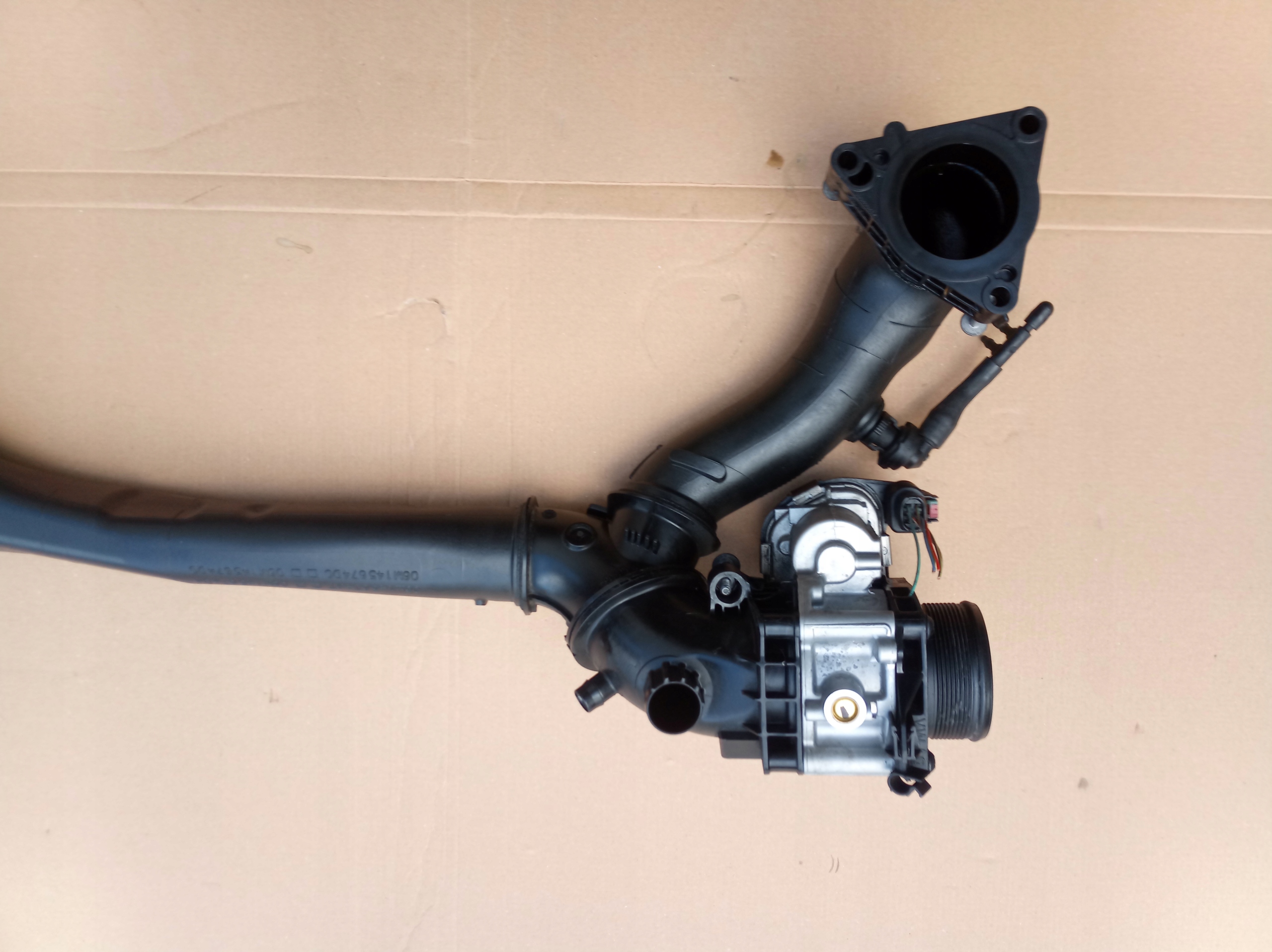 Audi A6 A5 A7 3.0TFSI труба впуск Воздух интеркулера 06M145674AT