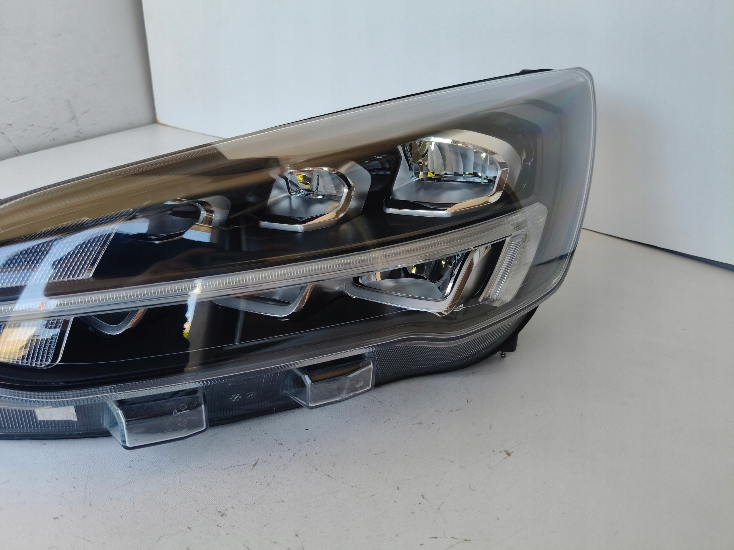 light left REFLEKTOR FORD FOCUS MK4 18- FULL LED