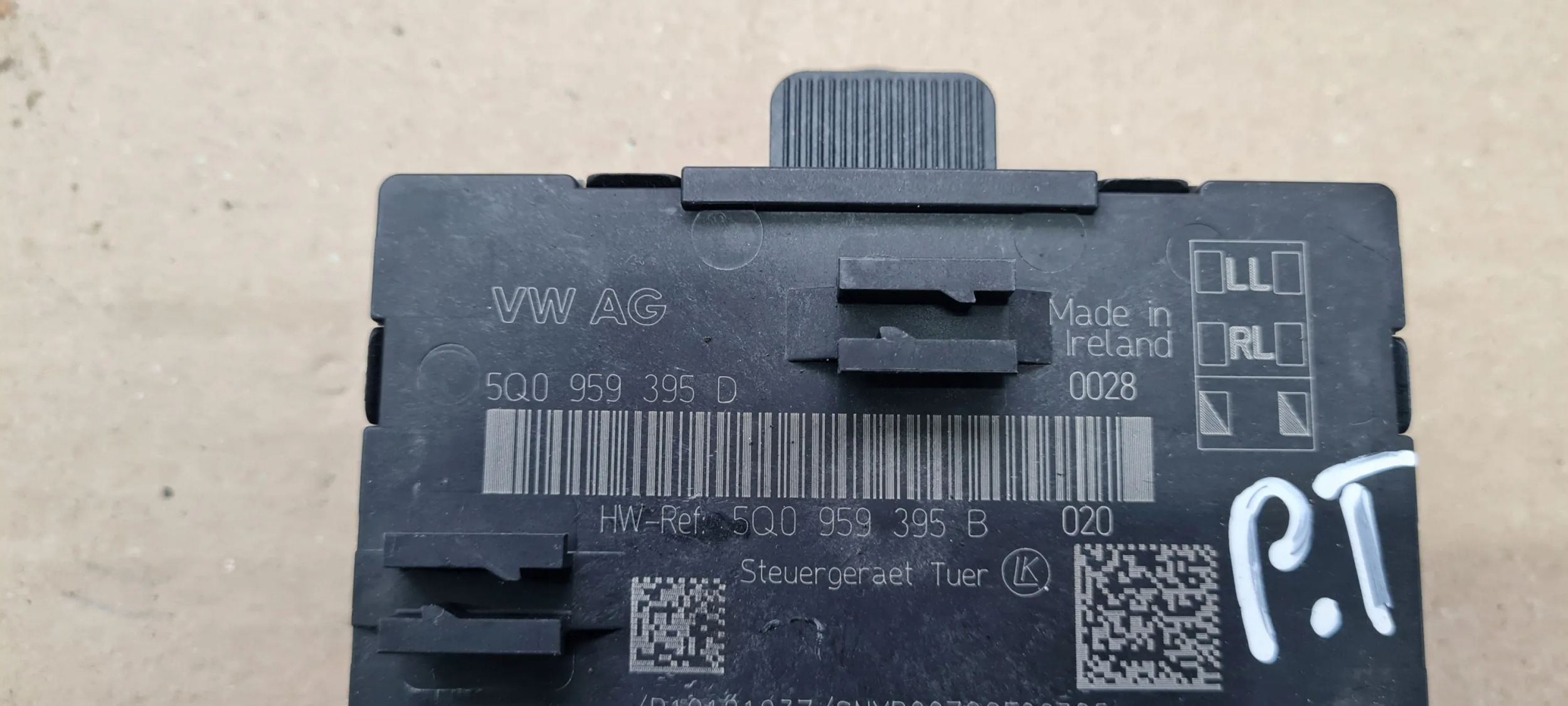 S3 8V sedan A3 module control unit door rear part 5Q0959395D
