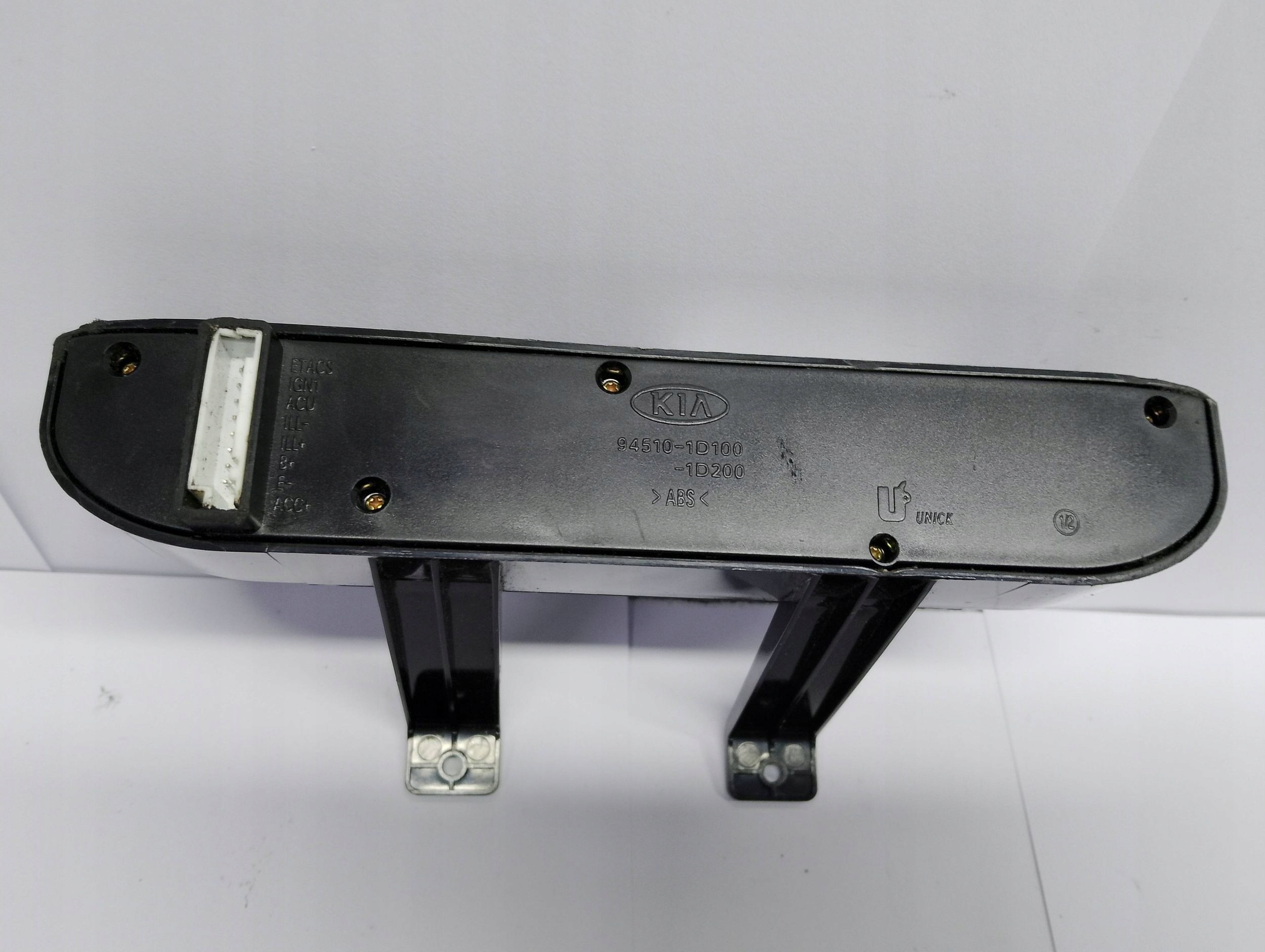 clock display Kia Carens III 3 945101D100