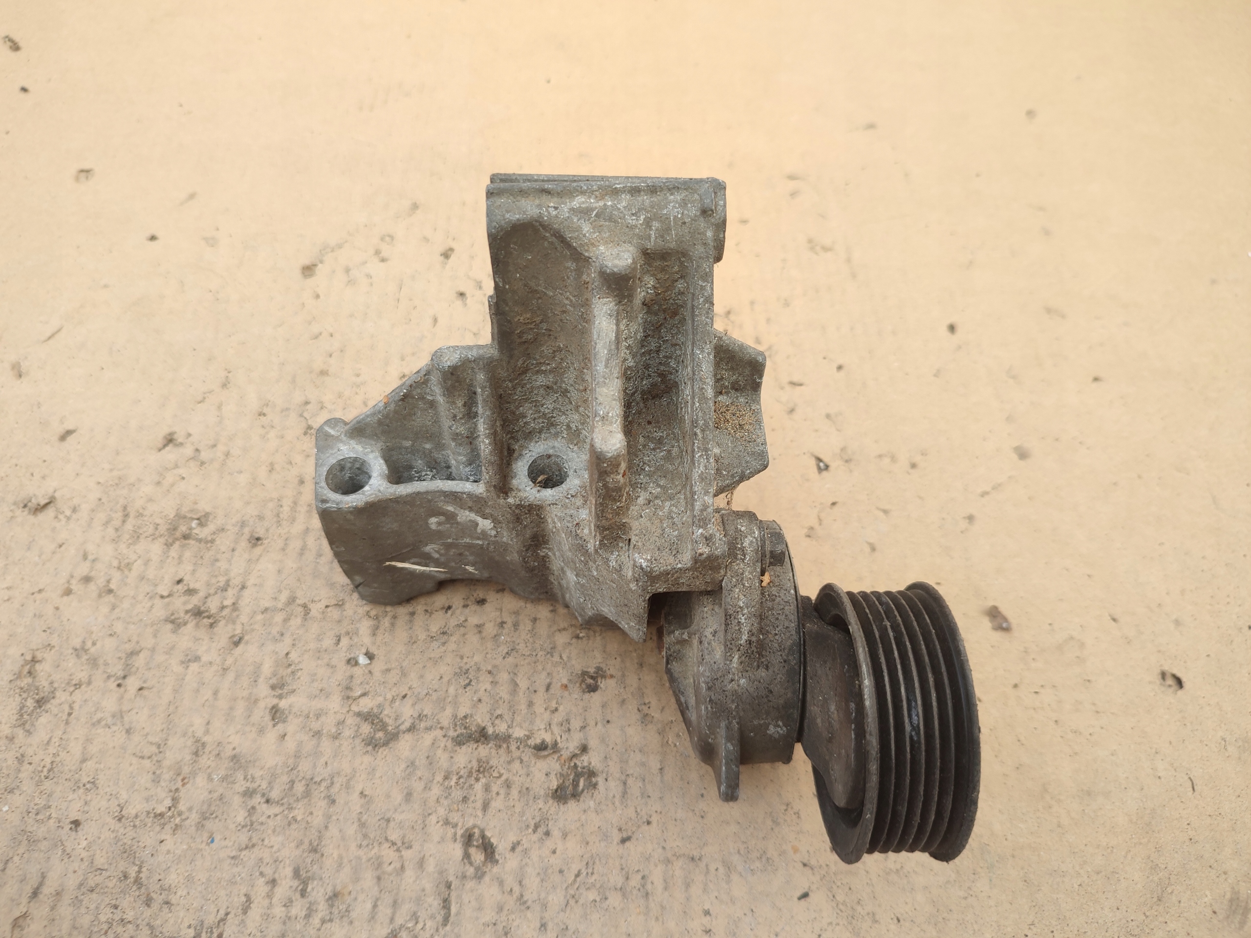 engine mount FORD 98BB-10039-AE