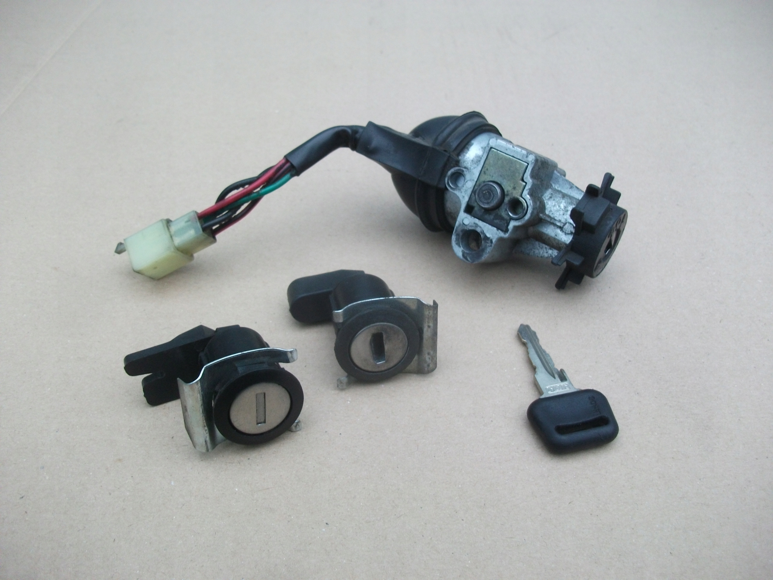 PEUGEOT ELYSTAR 50 ЗАМОК ЗАЖИГАНИЯ