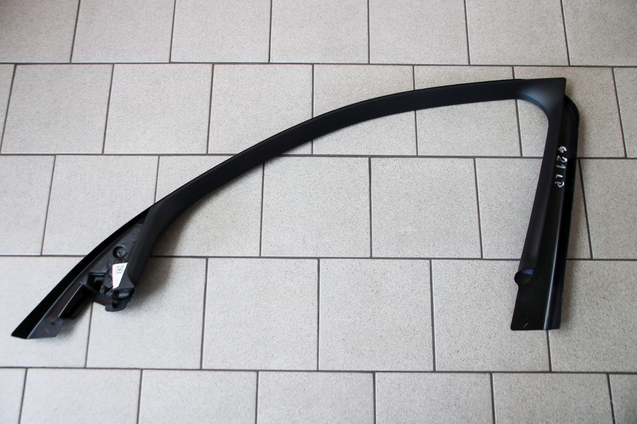 BMW G20 G21 frame cover door left front 7447171