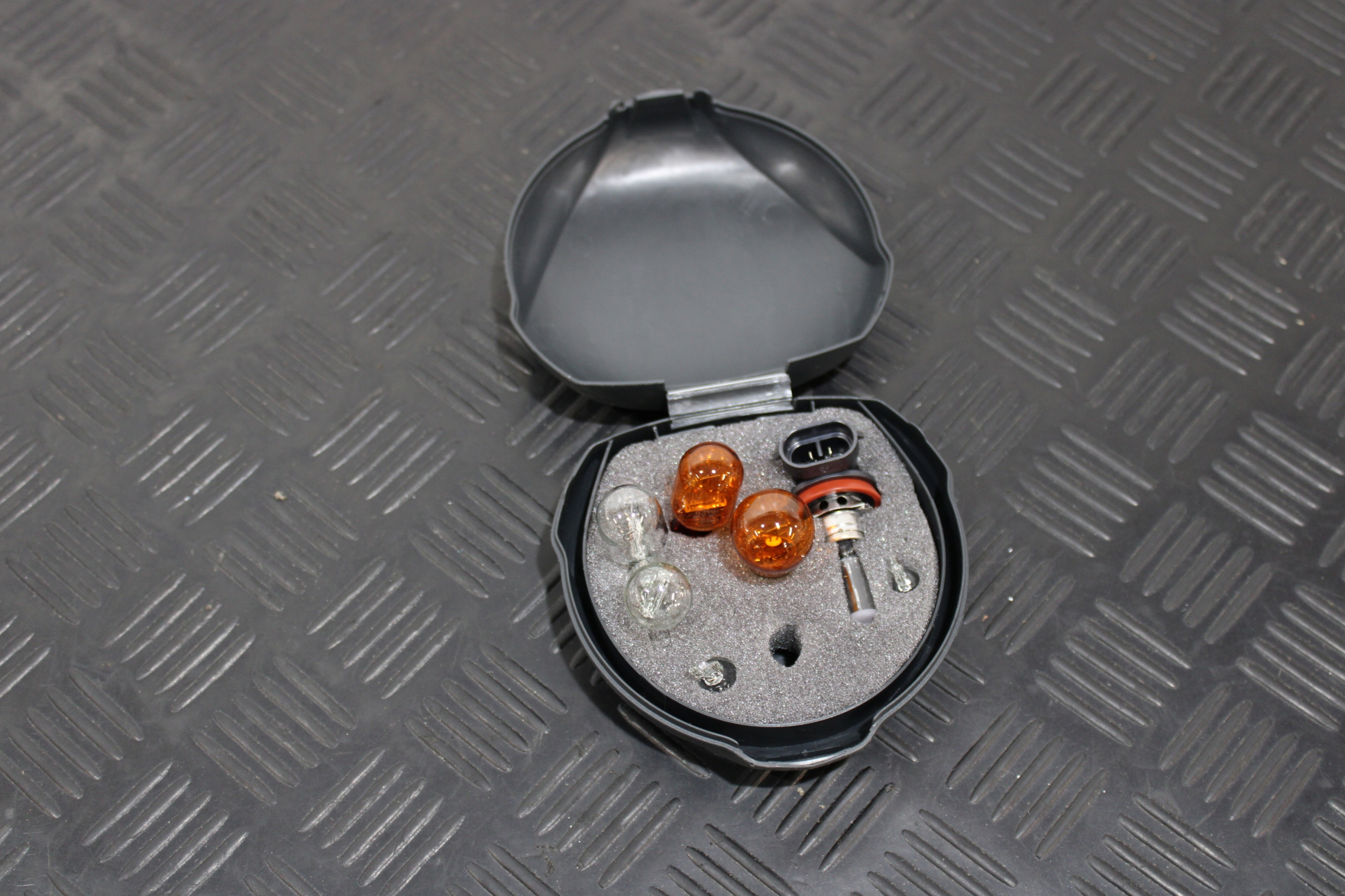 Montaggio ZAROWEK ETUI MAZDA 9970-BK-0012