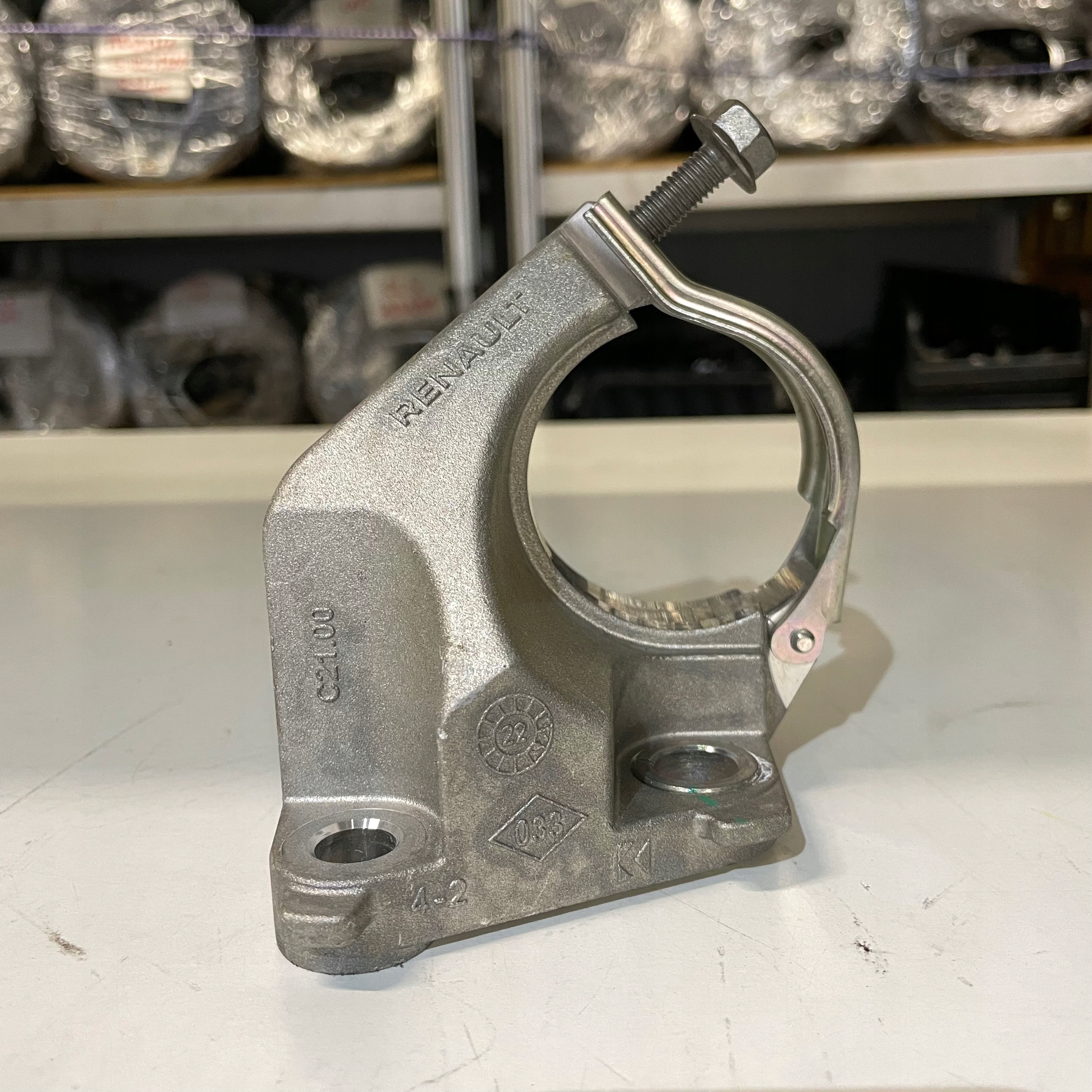 RENAULT CAPTUR II 1.3 TCE SUPPORT DEMI AXE 397748189R