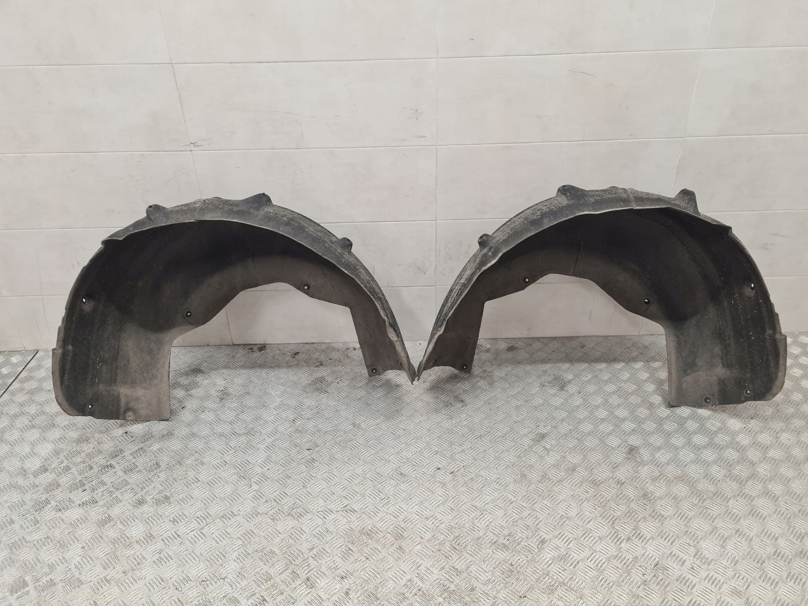 BMW X5 G05 mudguard rear part left 7478757