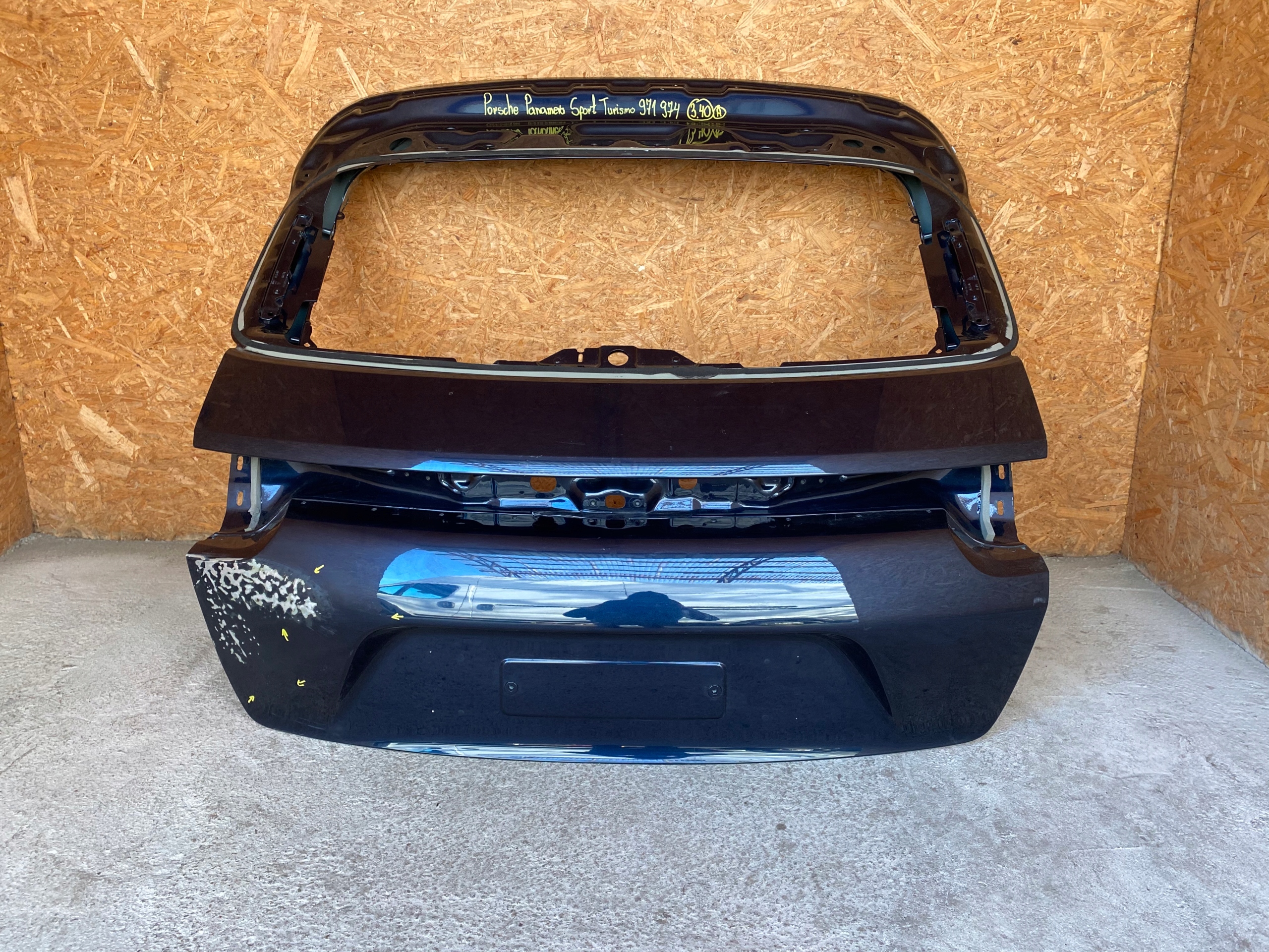 PANAMERA SPORT TURISMO 971 974 KLAPA BAGAŻNIKA TYŁ Typ samochodu Samochody osobowe