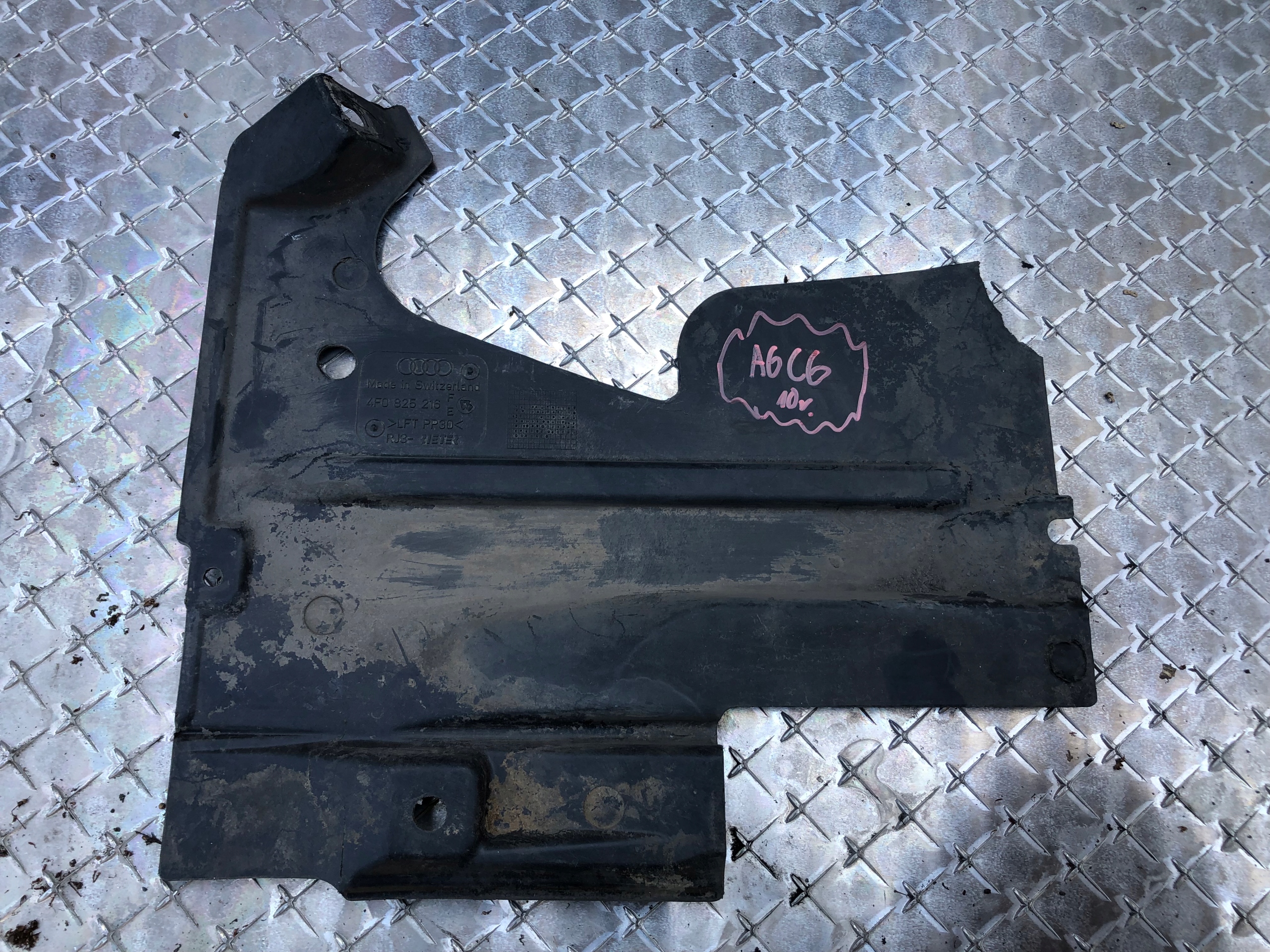 cover chassis right AUDI A6 C6 4F0825216F