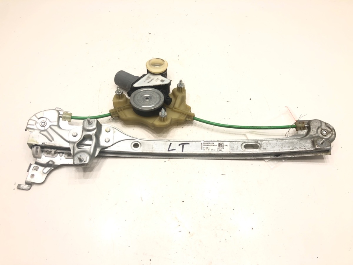 PODNOŚNIK SZYBY LEWY TYŁ TOYOTA COROLLA E21 69840-02740 Sedan/Limuzyna