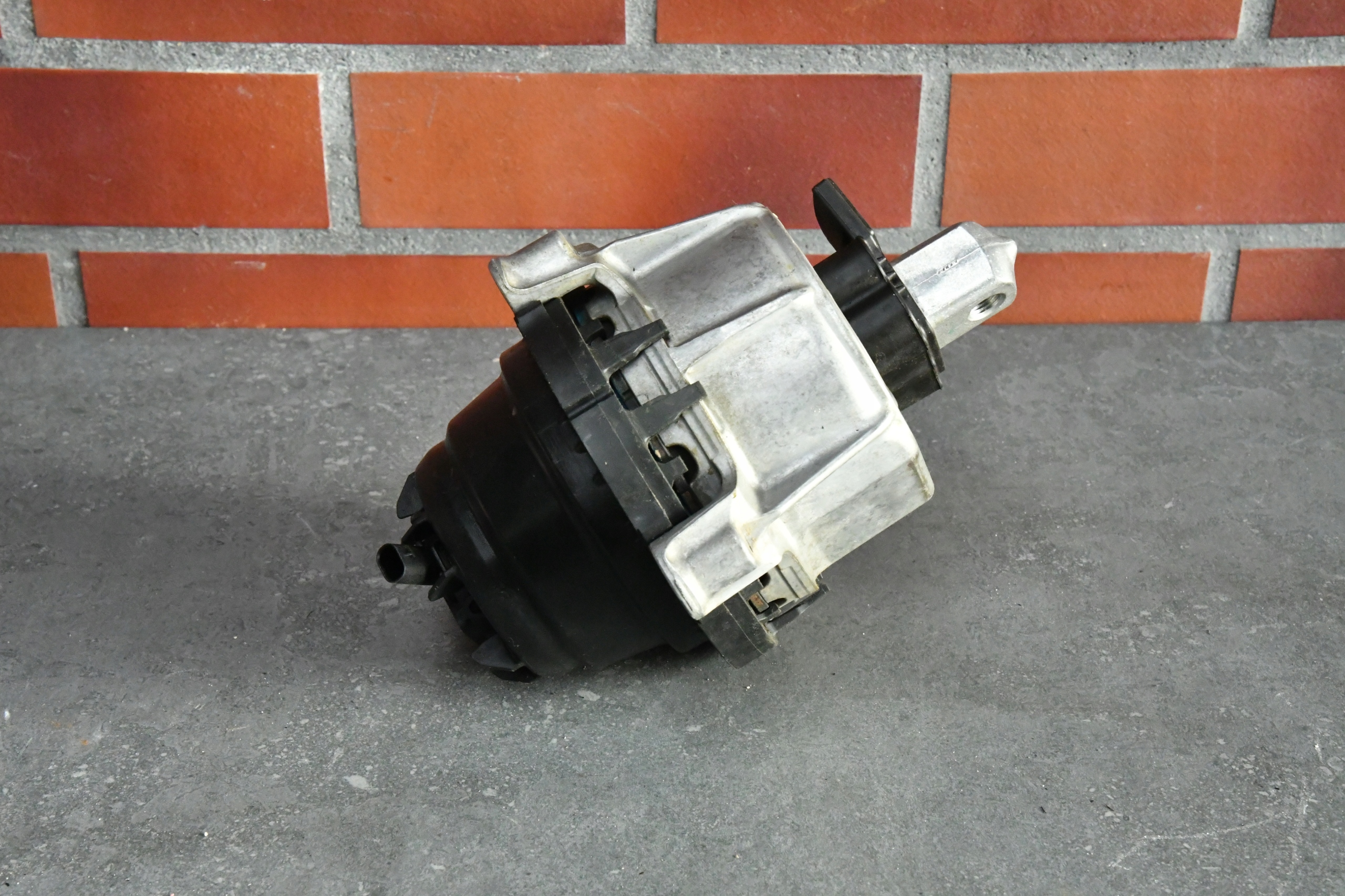 engine mount right BMW 7 G70 9894868