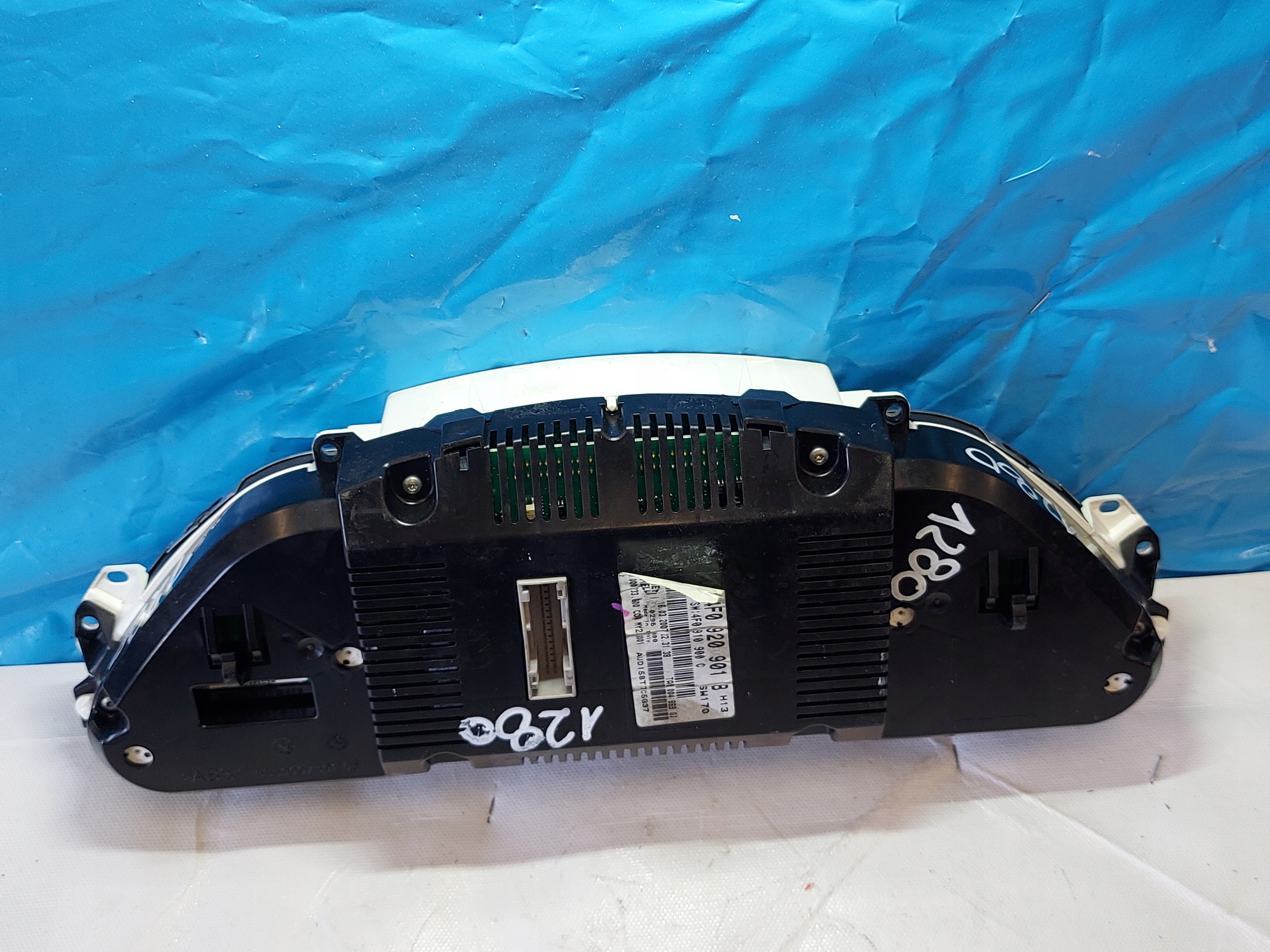 dials clock A6 C6 2.0 TFSI 4F0920901B