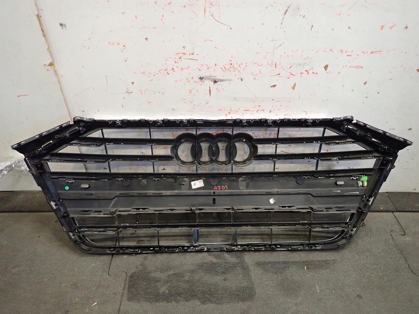 Atrapa AUDI A8 D5 2017- 4N0853651H Producent części Audi OE