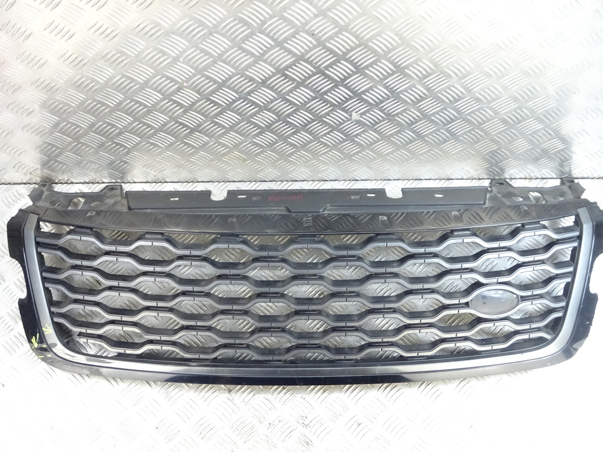 RANGE ROVER VELAR Grille J8A2-8200