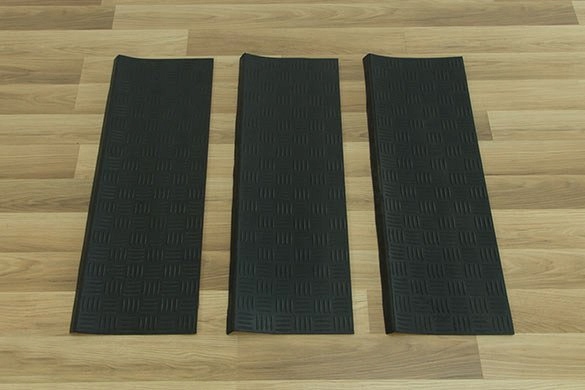 PROSTOKĄTNE ZEWNĘTRZNE GUMOWE NAKŁADKI NA SCHODY Kształt prostokątny