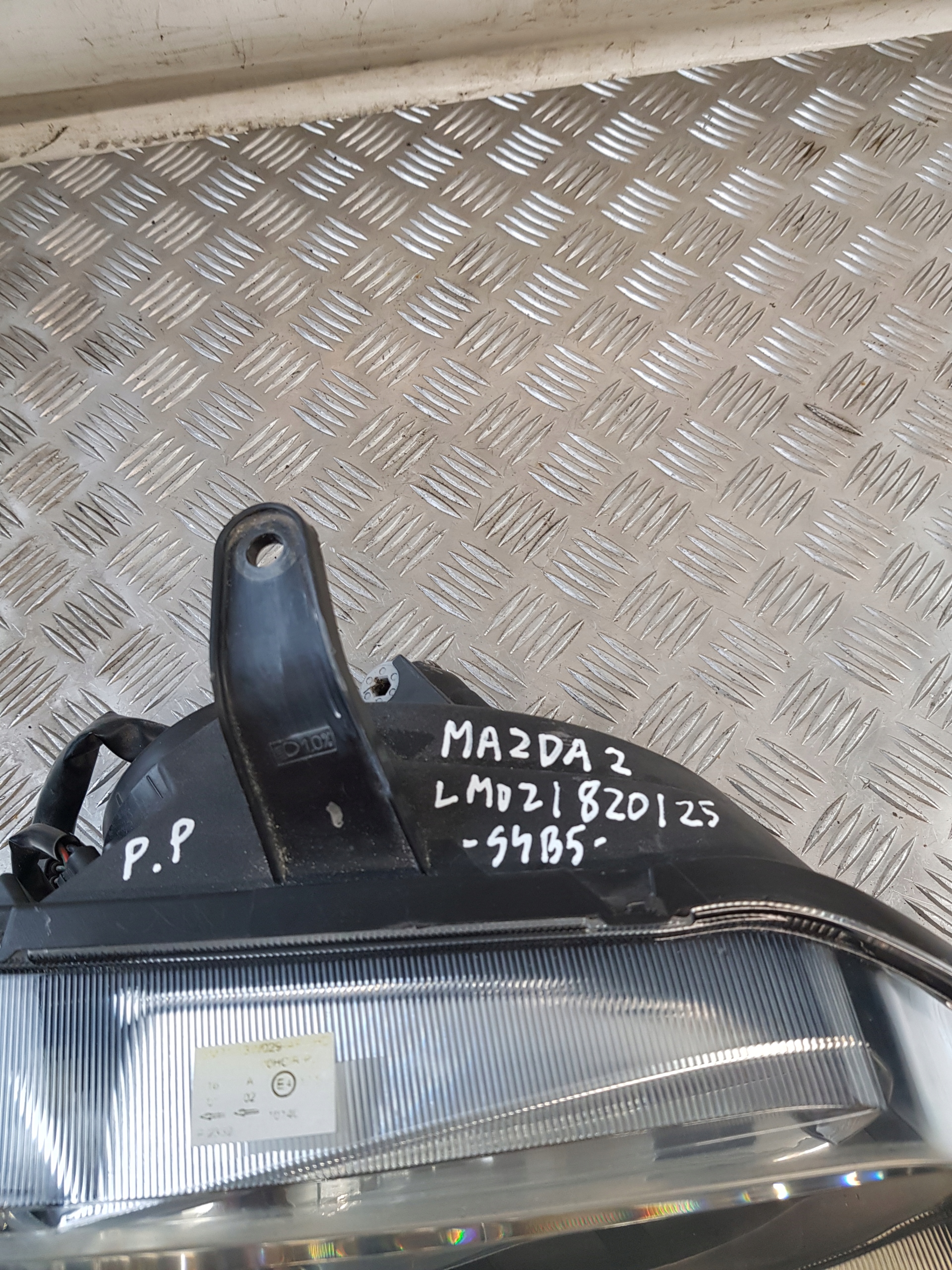 light right front 3M71-13W029-AF MAZDA 2 03R- EUROPA