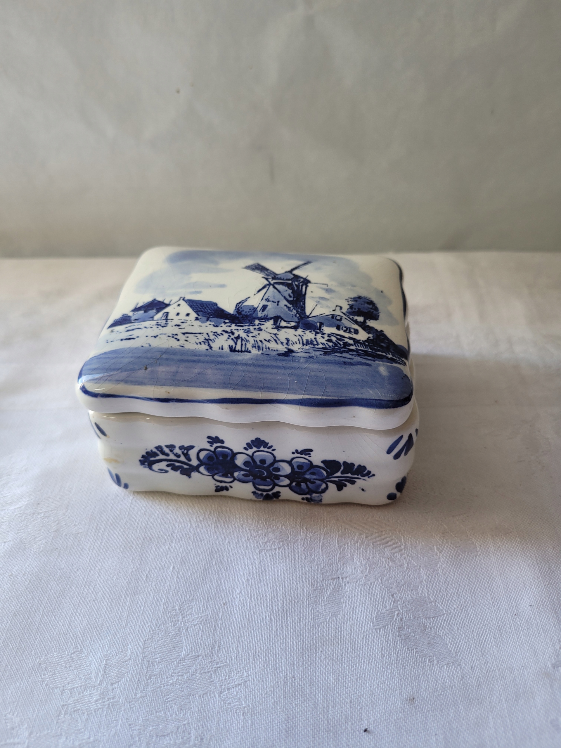 Szkatułka ceramiczna Delft Holland