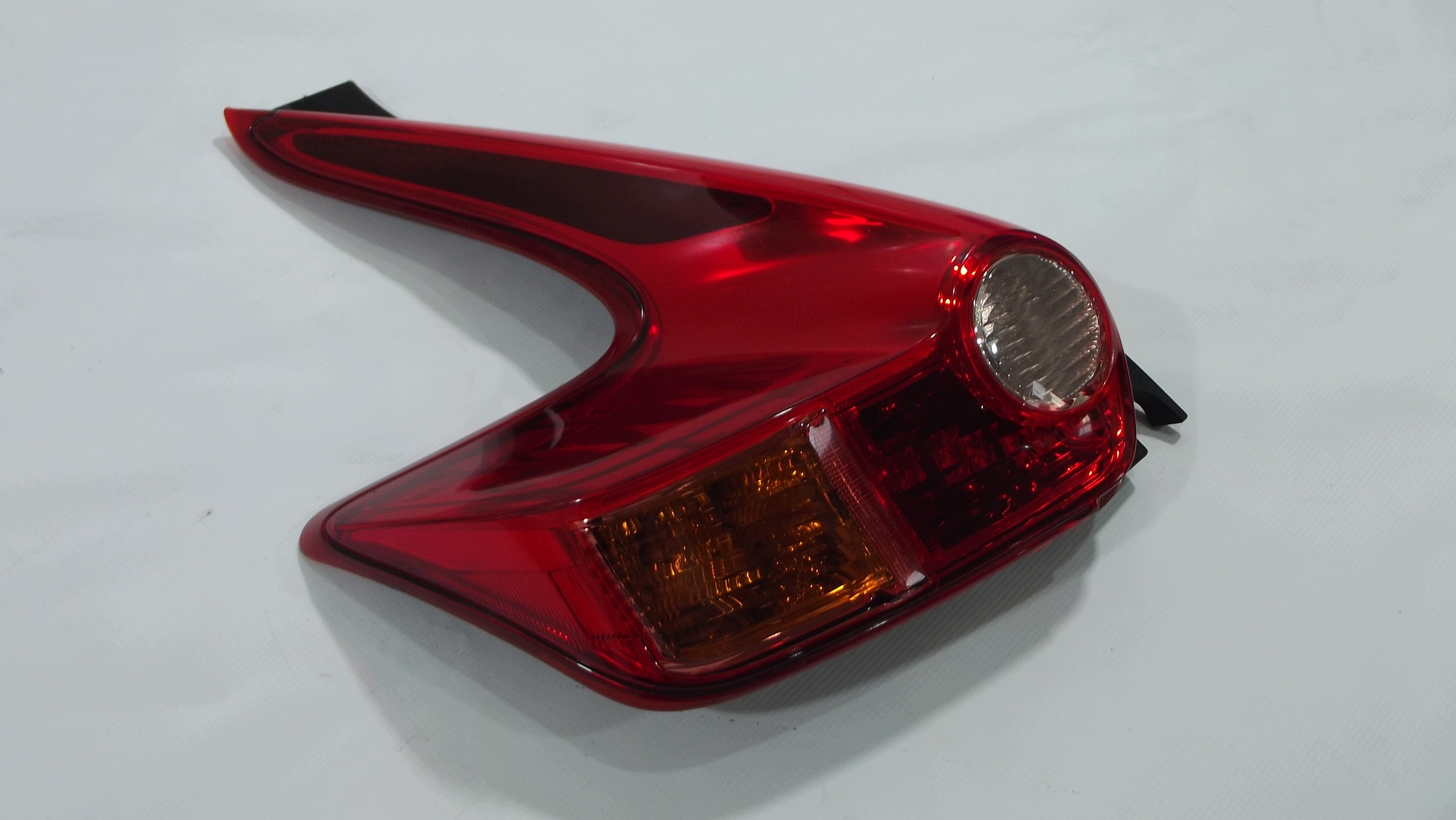 Nissan Juke F15 light left rear part