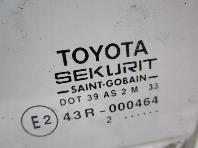 TOYOTA COROLLA VERSO I 01-04R SZYBA DRZWI TYŁ LEWA Strona zabudowy tył - lewa