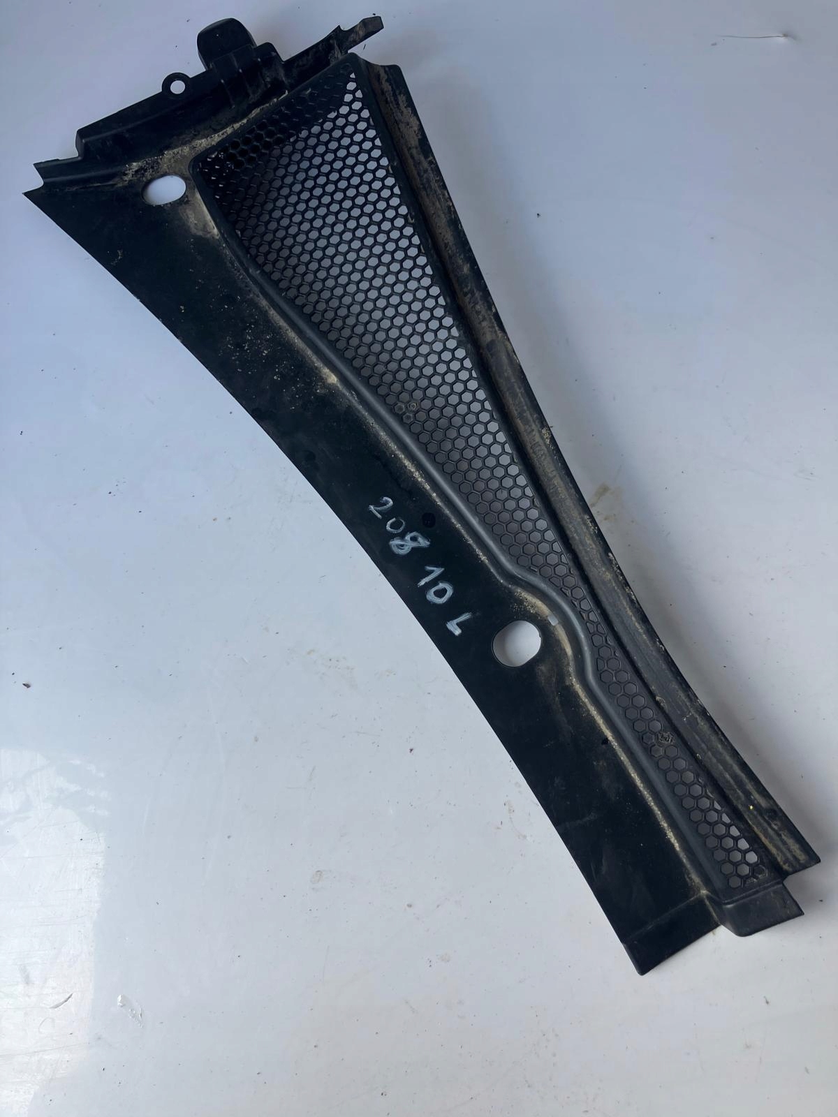 torpedo left upper PEUGEOT 208 and 9673302777