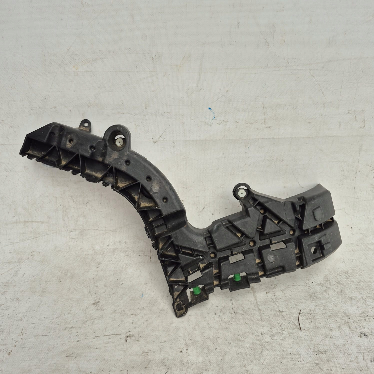 VOLVO V60 II 2 18-> holder support left rear part rear