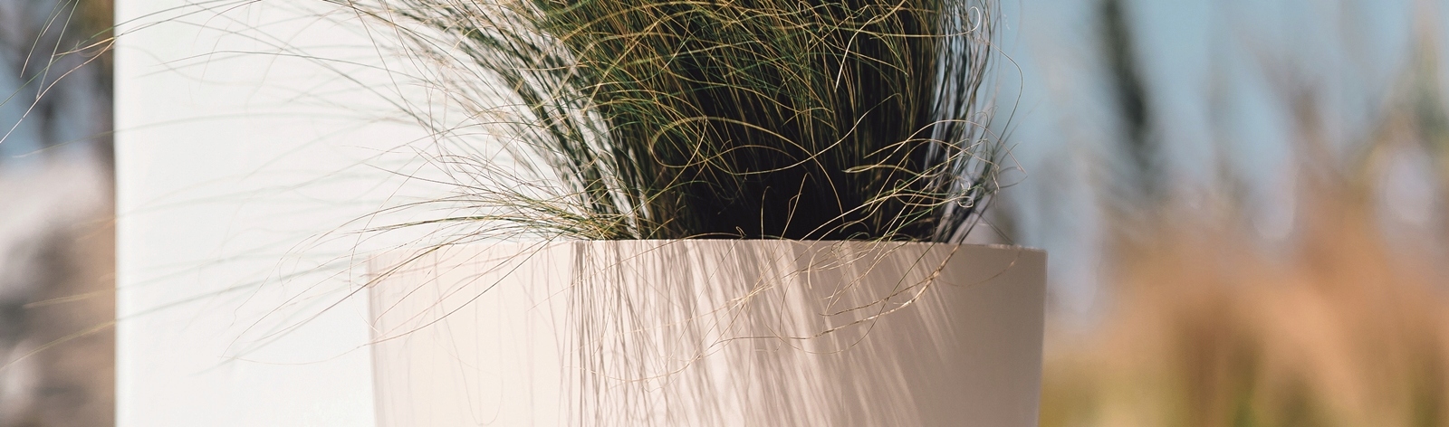 Doniczka okrągła z nóżkami 20 cm - biała Marka DTU24