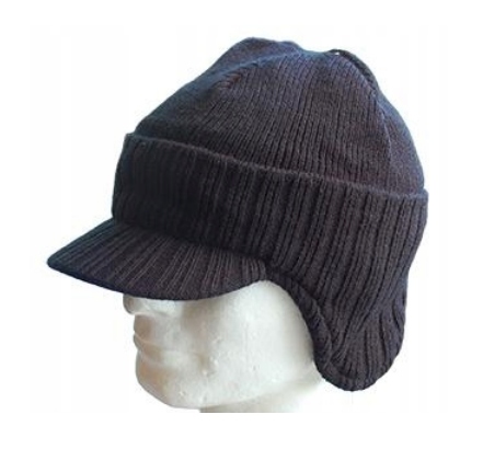 CIEPŁA ZIMOWA CZAPKA Z DASZKIEM CZARNA USHAK POLSK